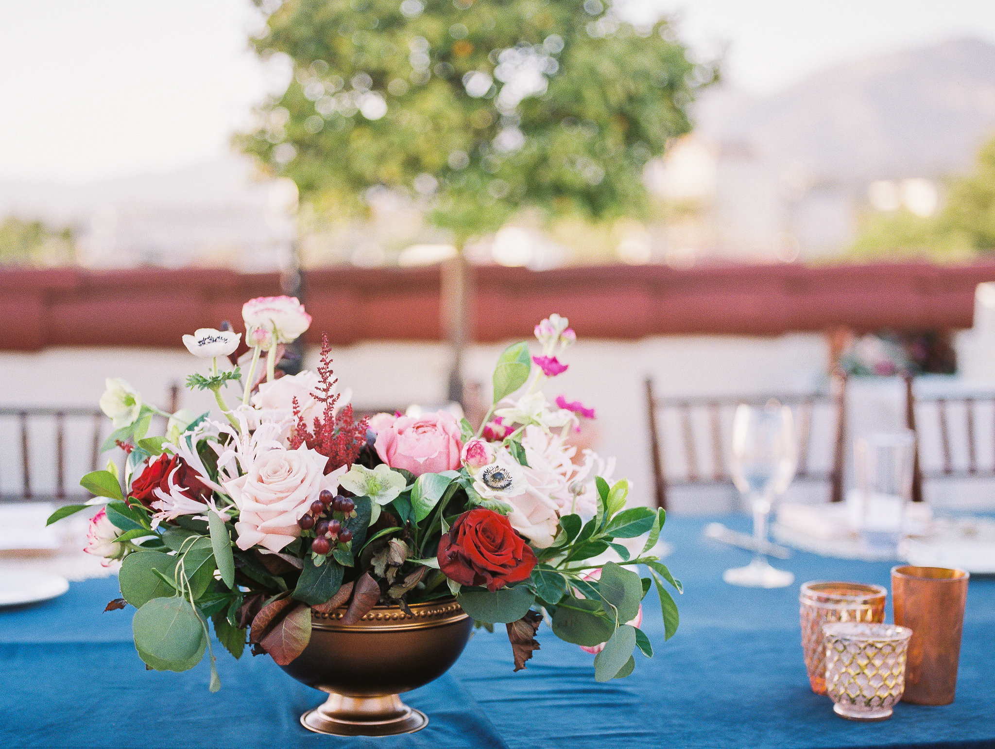 www.santabarbarawedding.com | Grace Kathryn Photography | Santa Barbara Courthouse | Canary Hotel | Amazing Days Events | Floral Arrangement