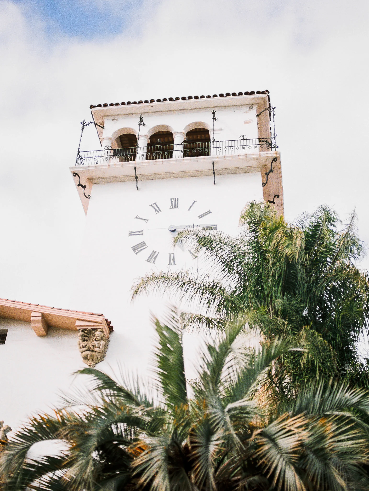www.santabarbarawedding.com | Grace Kathryn Photo | Santa Barbara Courthouse Elopement