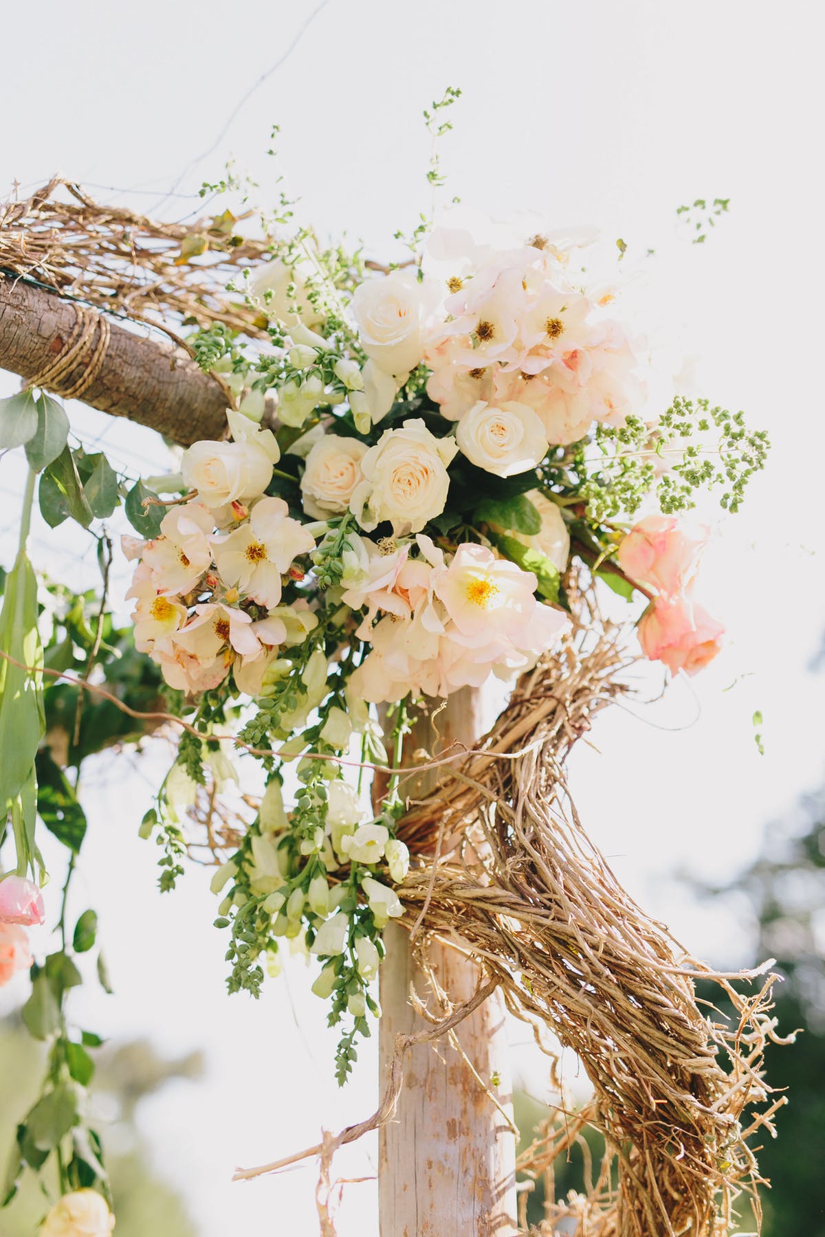 www.santabarbarawedding.com | San Ysidro Ranch | Alegria by Design | Jake + Necia Photography | Ceremony Arch