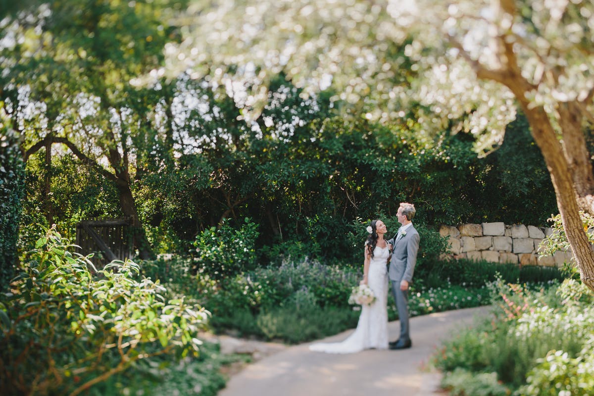 www.santabarbarawedding.com | San Ysidro Ranch | Alegria by Design | Jake + Necia Photography | Bride and Groom