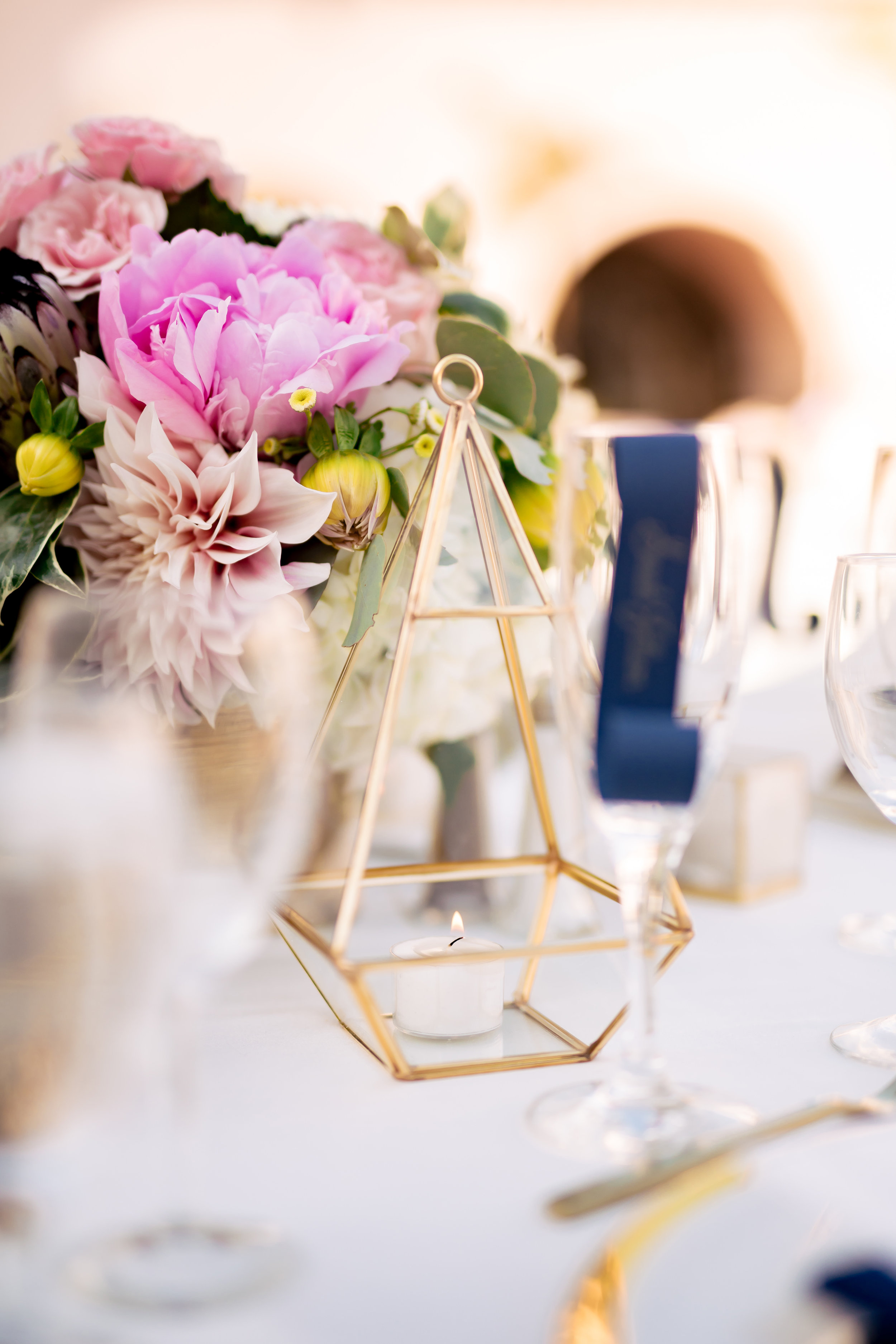 www.santabarbarawedding.com | Rewind Photography | Hilton Santa Barbara Beachfront Resort | Events by M and M | Reception table details