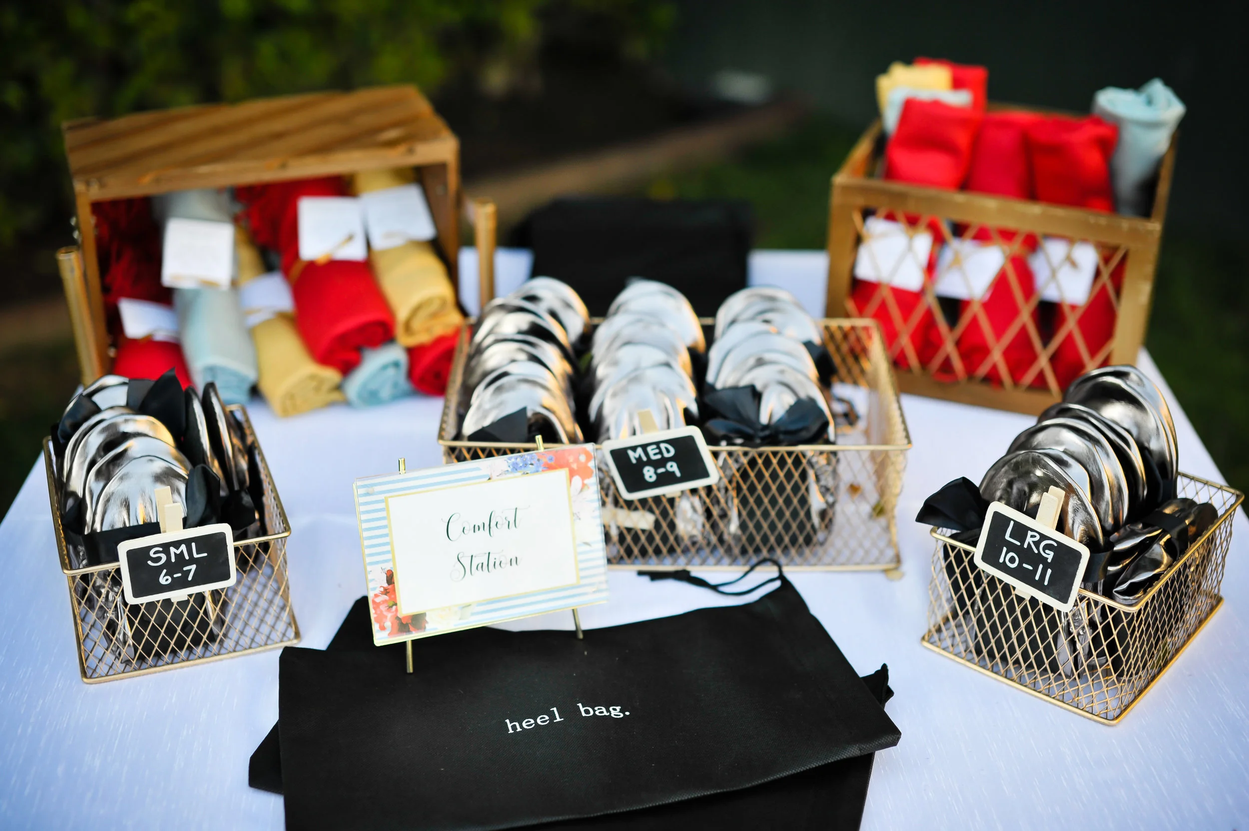 www.santabarbarawedding.com | Alice Keck Park | Santa Barbara Club | Half Full Photography | Comfort Station