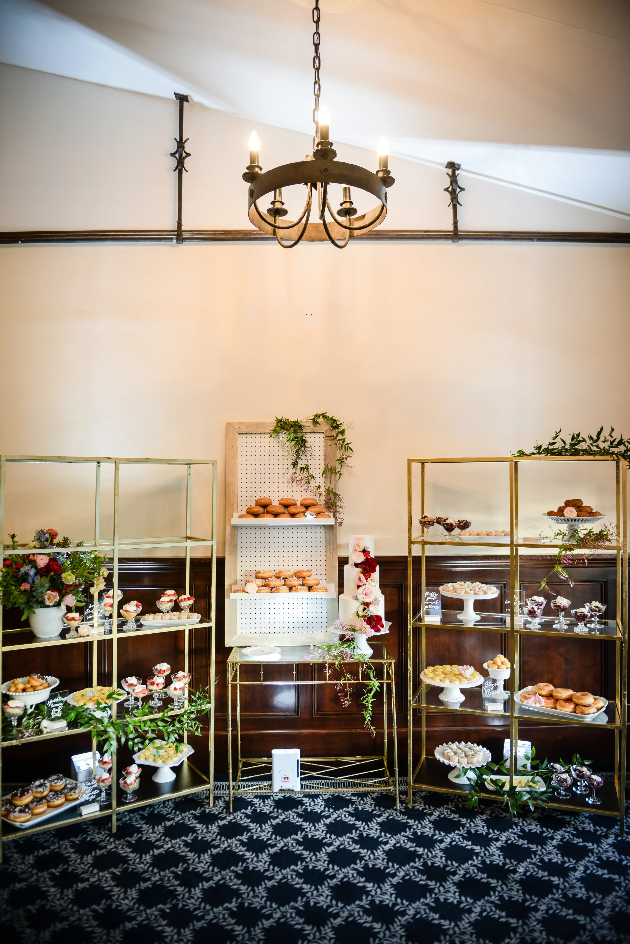 www.santabarbarawedding.com | Alice Keck Park | Santa Barbara Club | Half Full Photography | Dessert