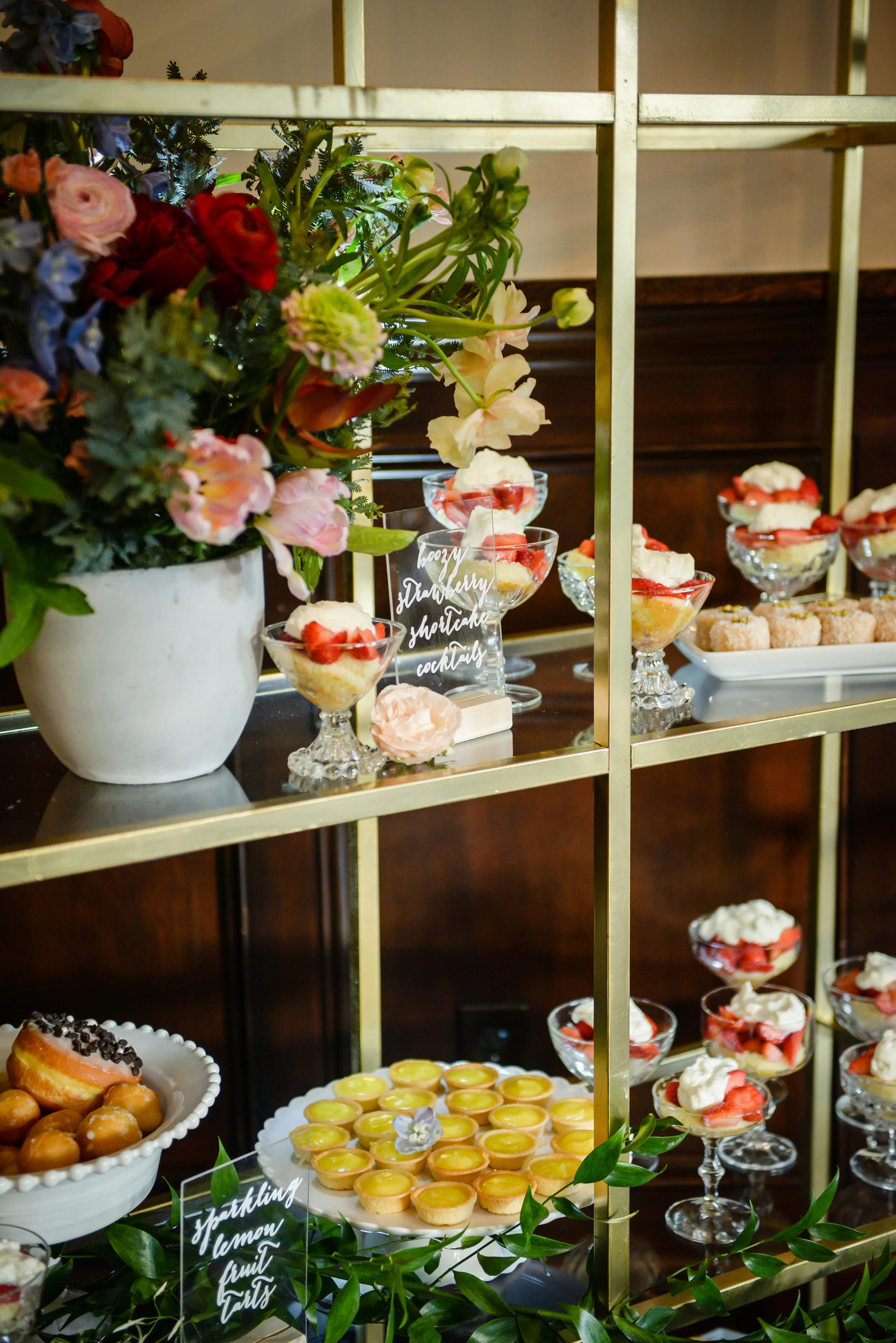 www.santabarbarawedding.com | Alice Keck Park | Santa Barbara Club | Half Full Photography | Dessert