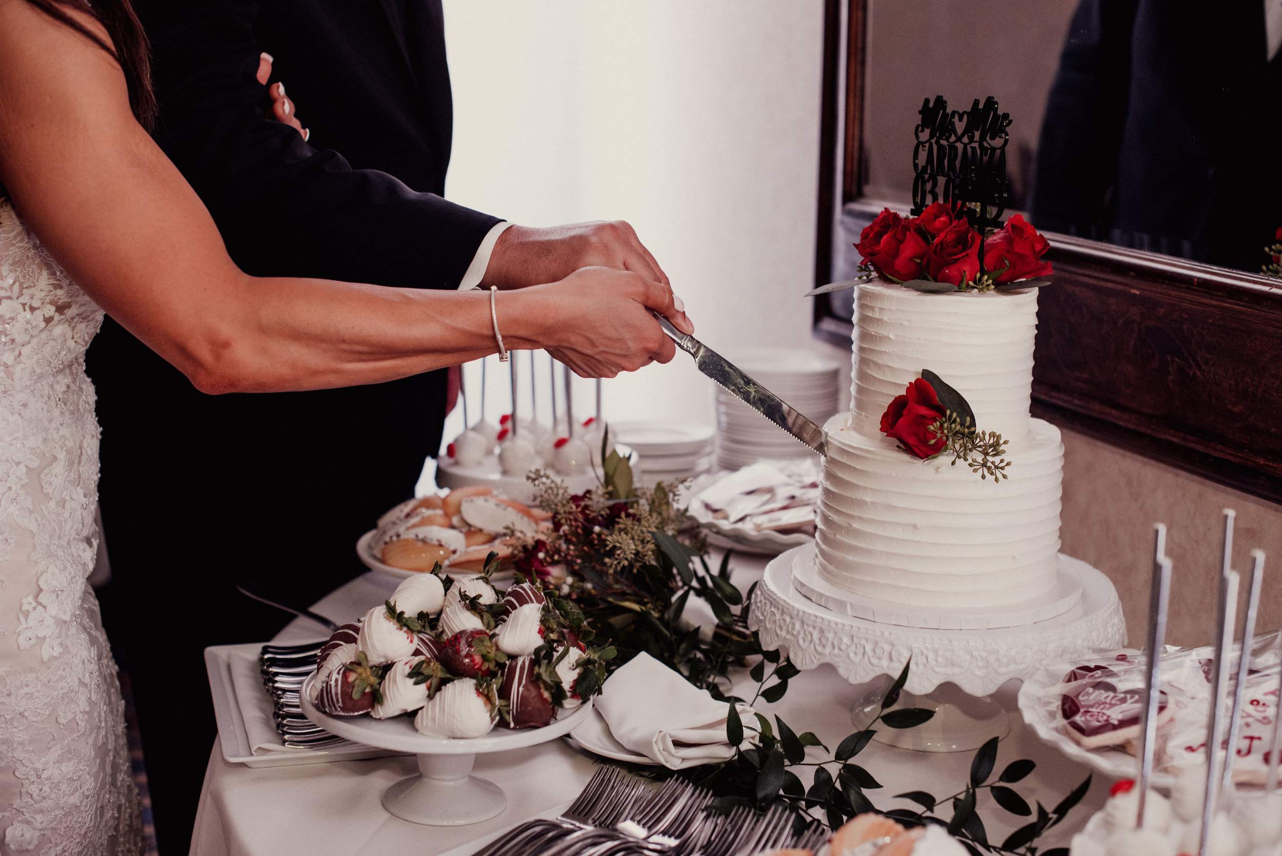www.santabarbarawedding.com | SefraKay Photography | Kimpton Canary Hotel | Alexis Ireland | Sweet D’s | Cutting the Wedding Cake