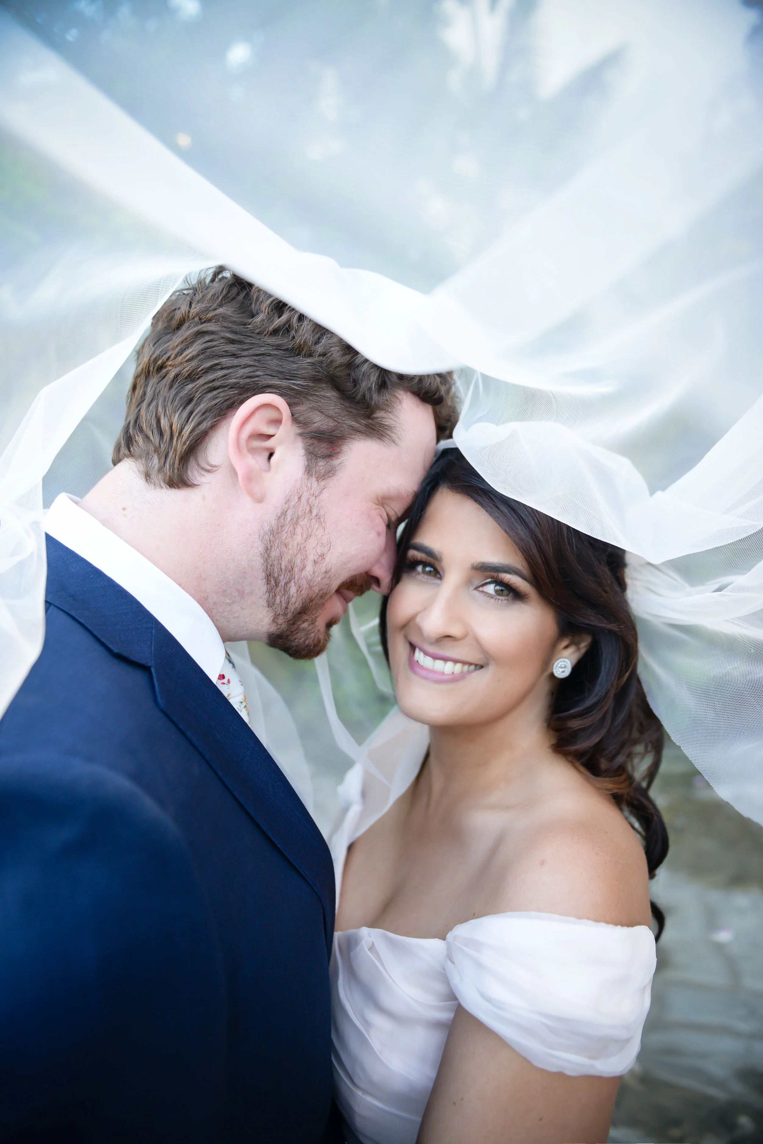 www.santabarbarawedding.com | Alice Keck Park Memorial | Half Full Photography | The Santa Barbara Club | Lindsey Dean Weddings and Events | Blush Ivory | Bride and Groom Under the Veil