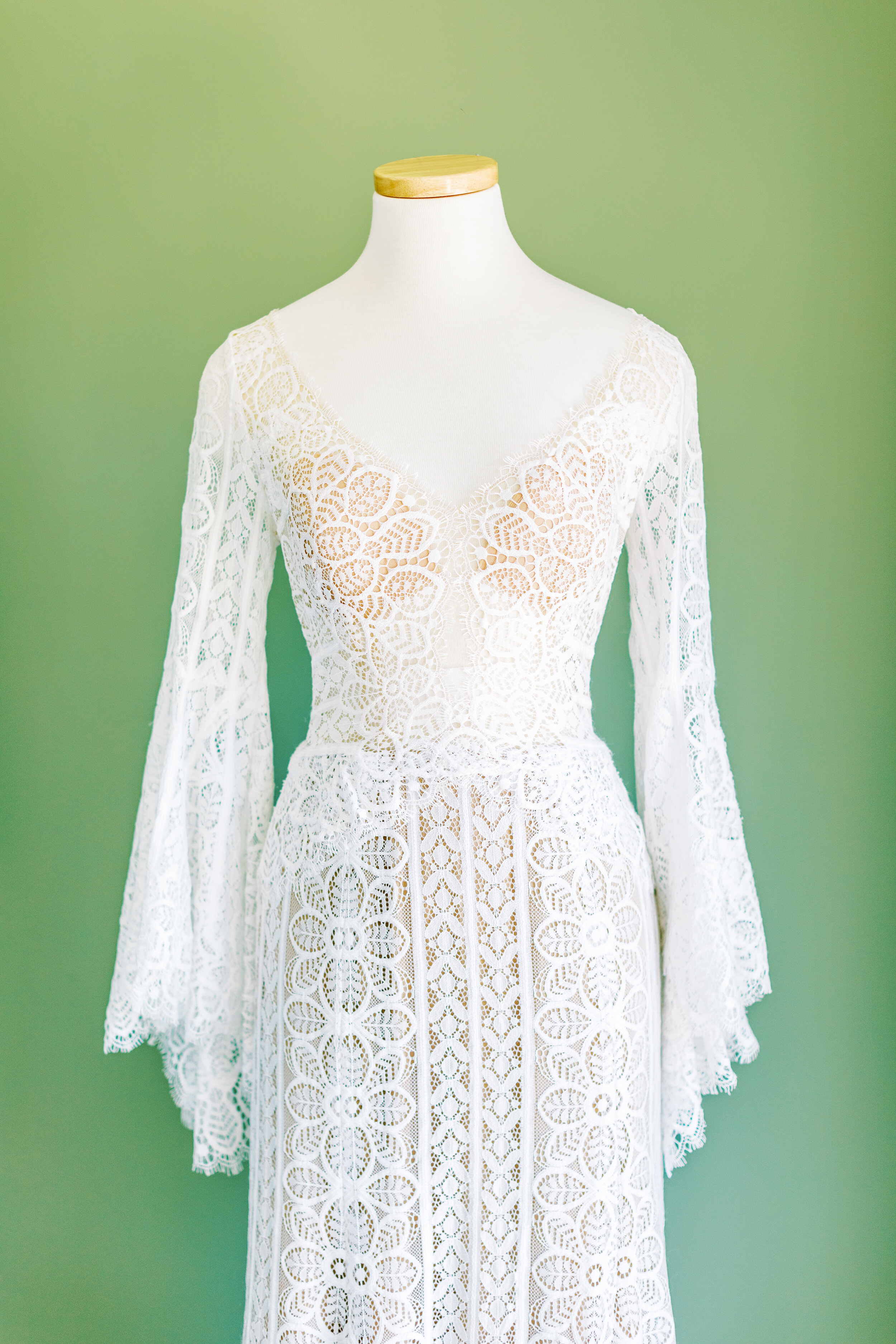 www.santabarbarawedding.com | Events by Fran | Ever After Petite Venue | Kendall Ann Photo | Tangled Lotus | Ever After Bridal | Bride’s Lace Wedding Gown