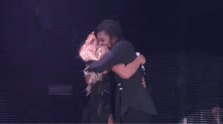 Of course Beyonce gives good hugs. 