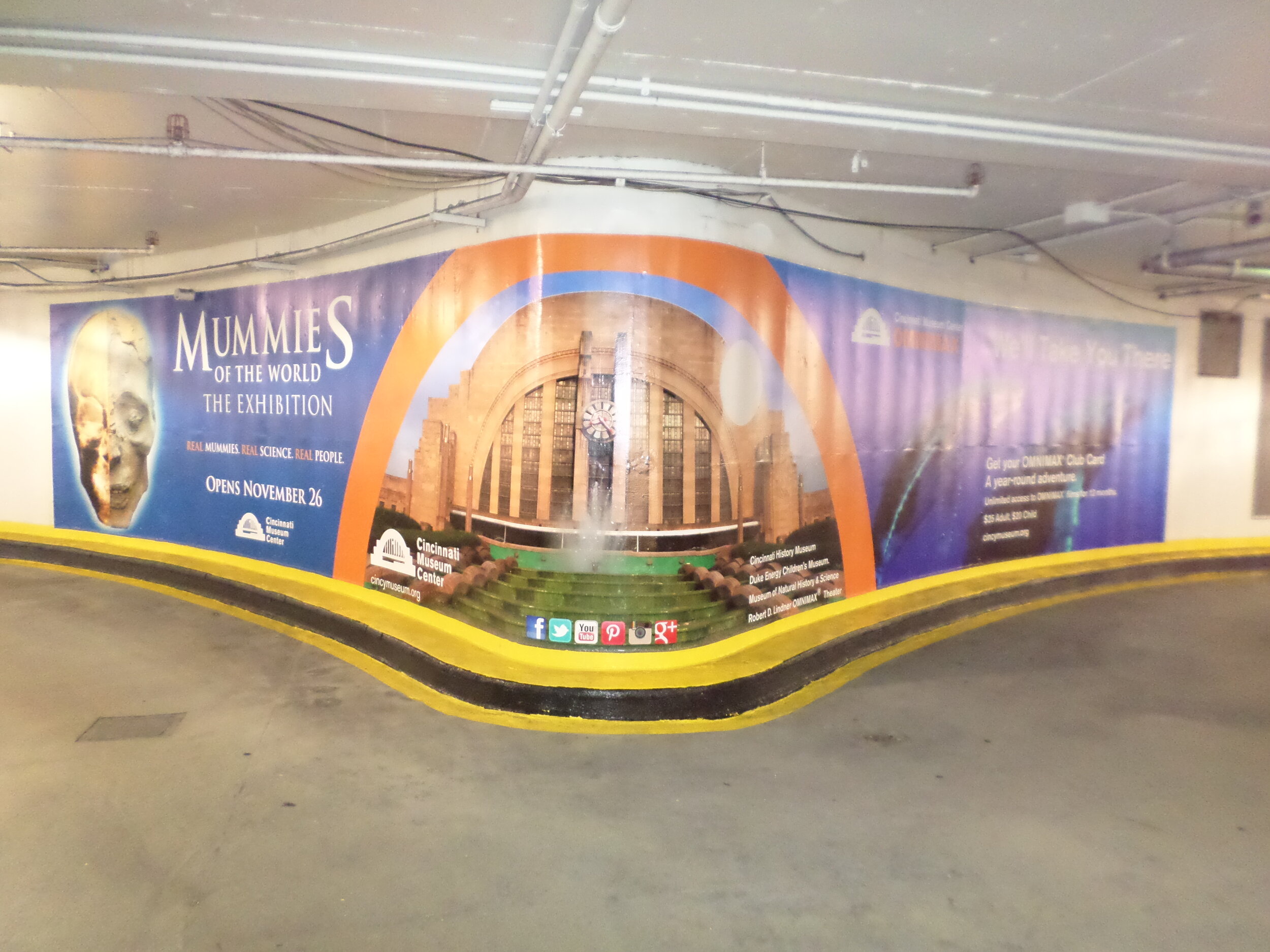 1401033 Reveal Concept CMC Mummies Garage Wall Decal  (5).JPG