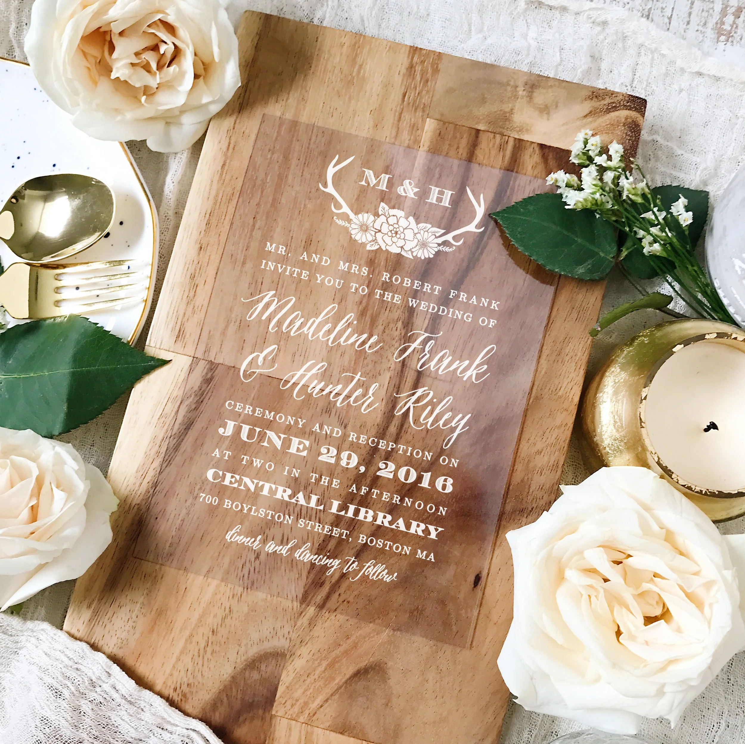 Every invitation is also a part of a set, meaning you can create wedding menus, wedding programs and thank you cards that match perfectly.