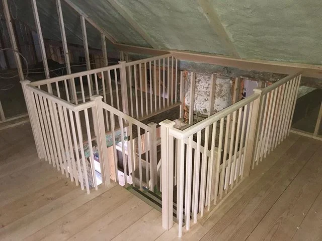 Maple Railings fabricated and installed in 1790&rsquo;s farmhouse restoration. Designed by @zuckerjonathan based on a few remaining samples of the original railing. #catskillmountains #hudsonvalley #redhookny #catskillmountainwoodworker #designbuild 