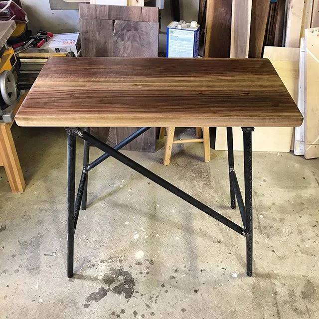 Top black walnut @t.alfeld_buildplusdesign bottom black steel @bonesweldinginc #catskillsmountains #hudsonvalley #athensny #leedsny #woodworking #designbuild