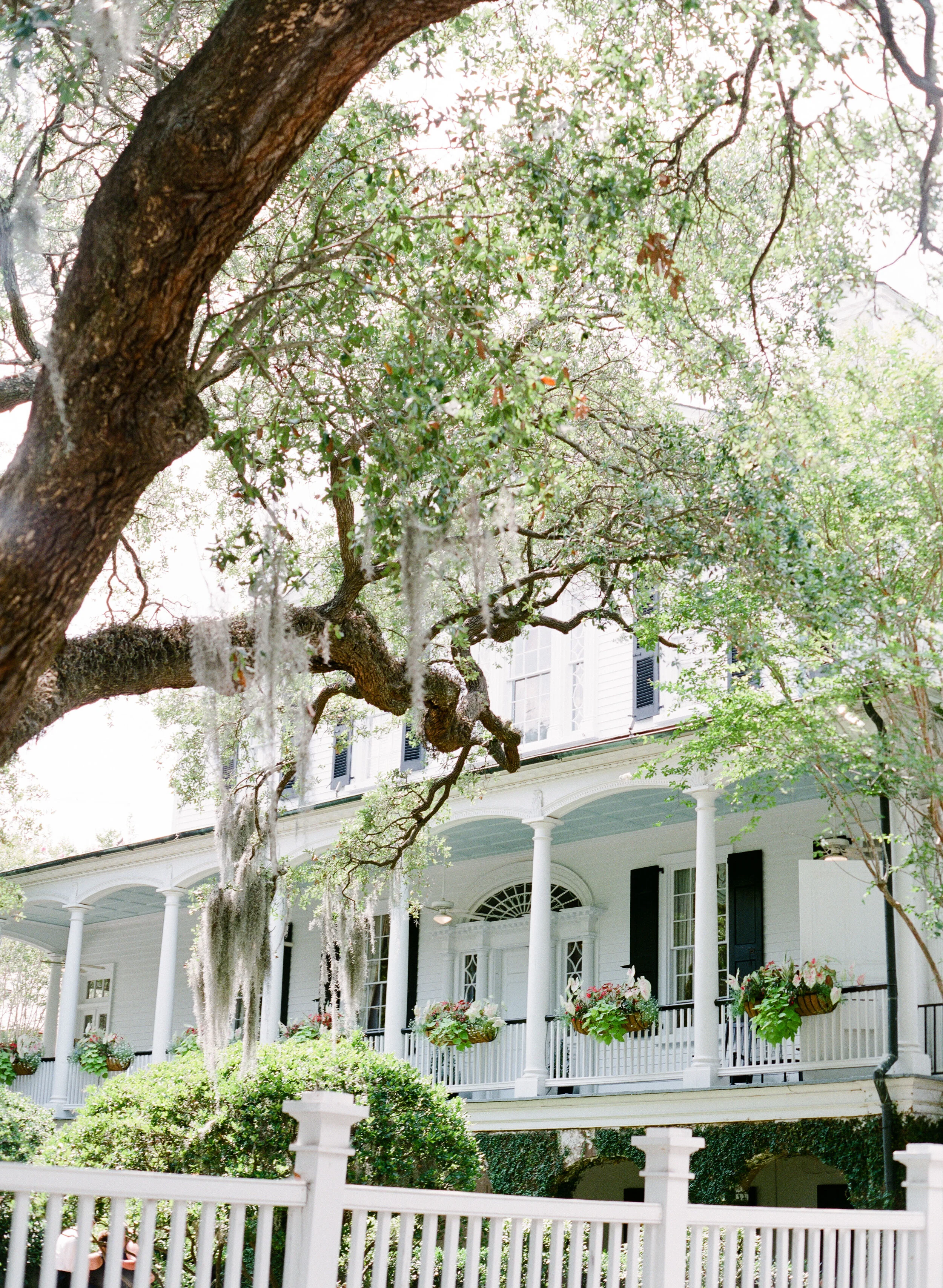  Mothershead-Kountz Wedding  The Governor Thomas Bennett House  Charleston, South Carolina  Photography: The Happy Bloom 
