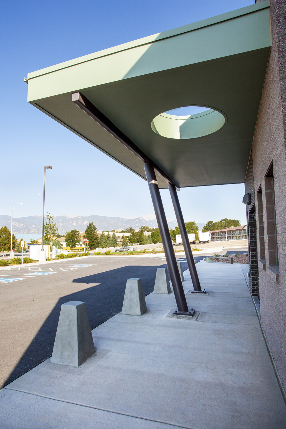13_Age Well Medical_DB Photo_Exterior Detail 2_HI.jpg