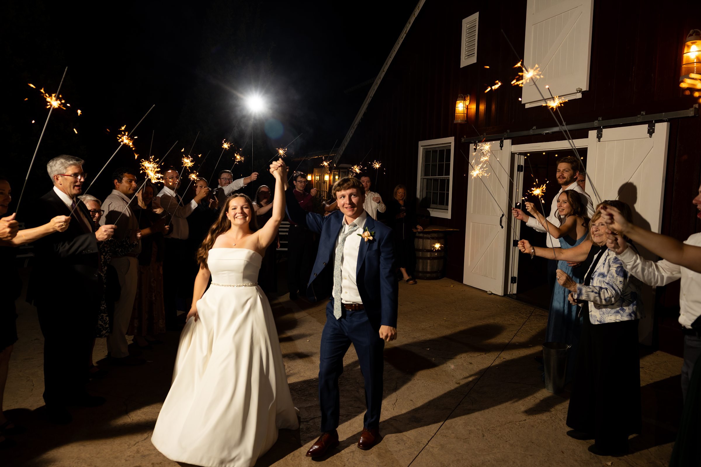 Erin & Conner147.jpg