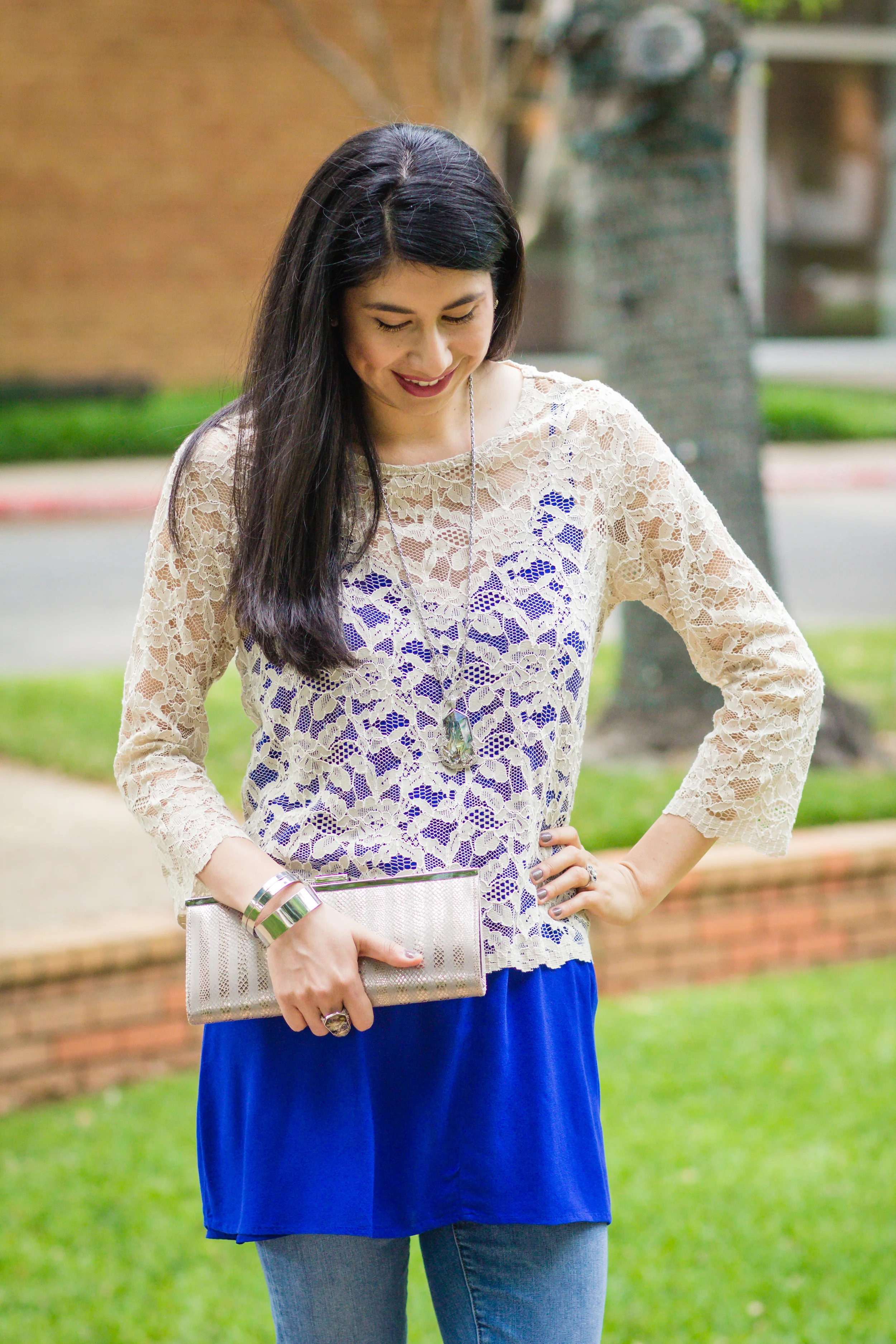 Vanessa April outfit 2-209
