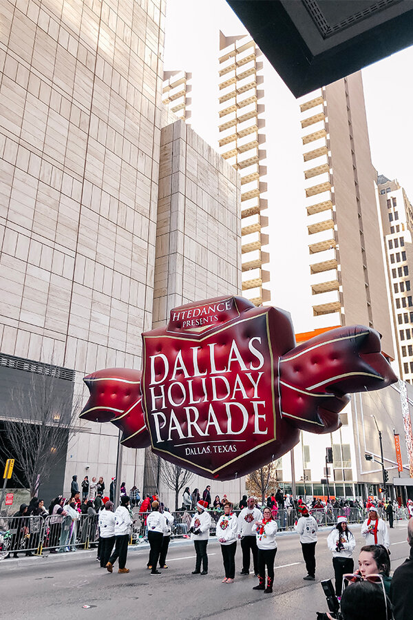 5 Reasons to Attend the Dallas Holiday Parade — Vanessa in Dallas