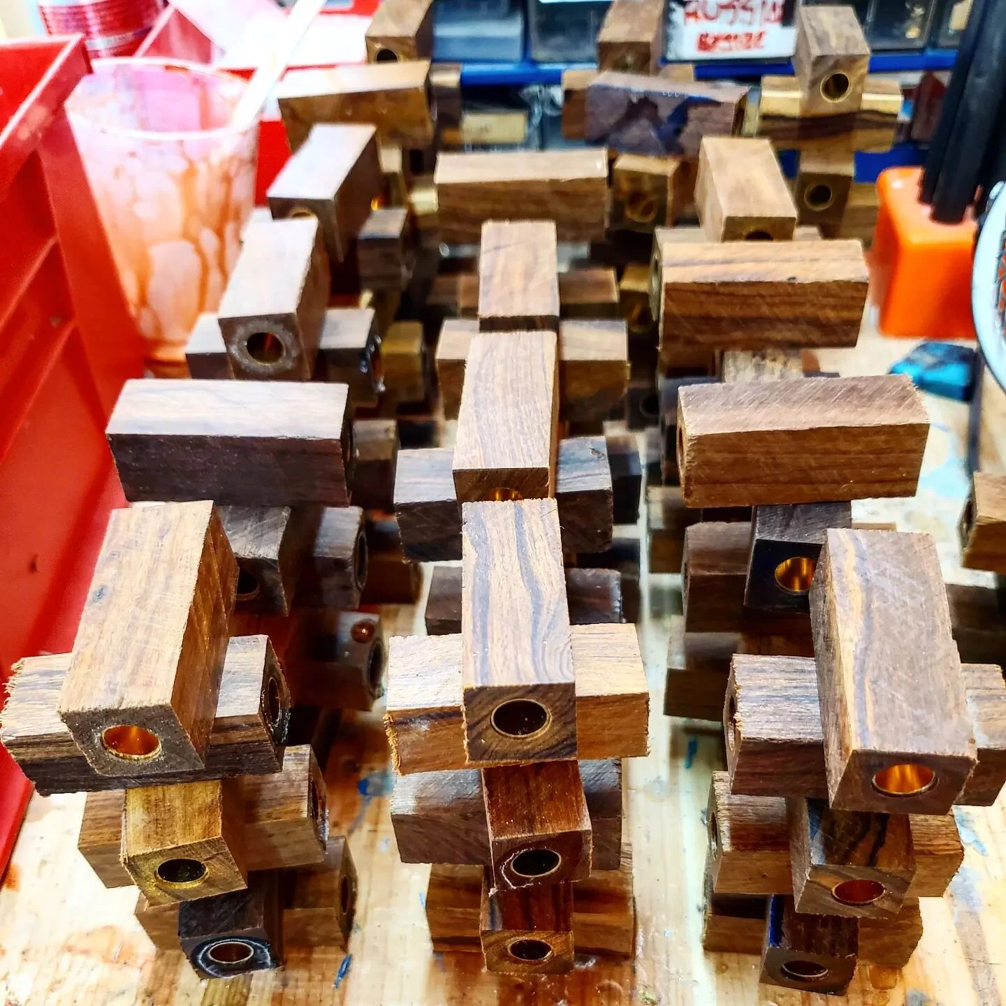 Lots of ironwood pens in production!

#penmaking #penturning #woodnotch #ballpointpen #woodworking