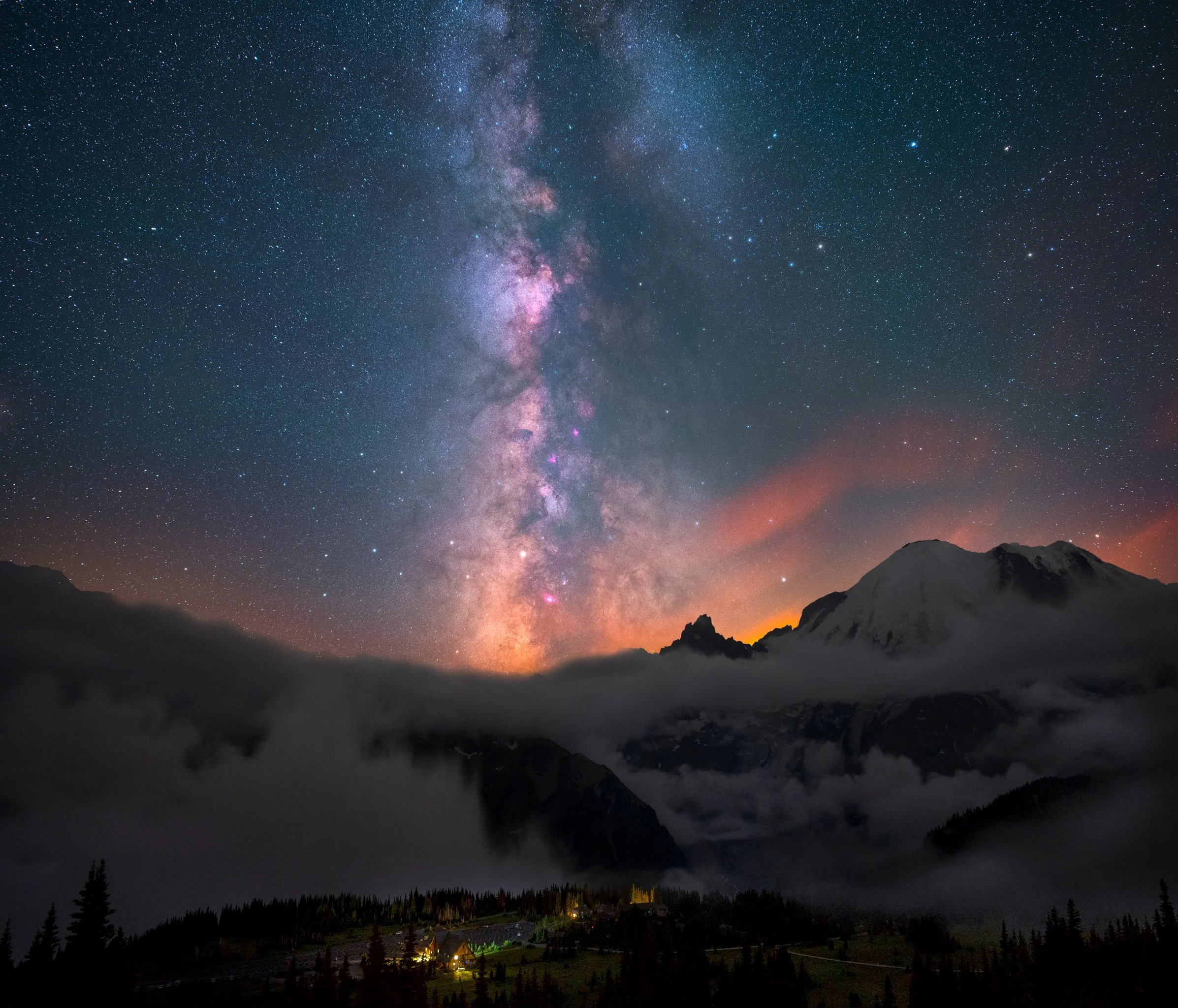 Mt-Rainier-Dreamy-Milky-Way.jpg