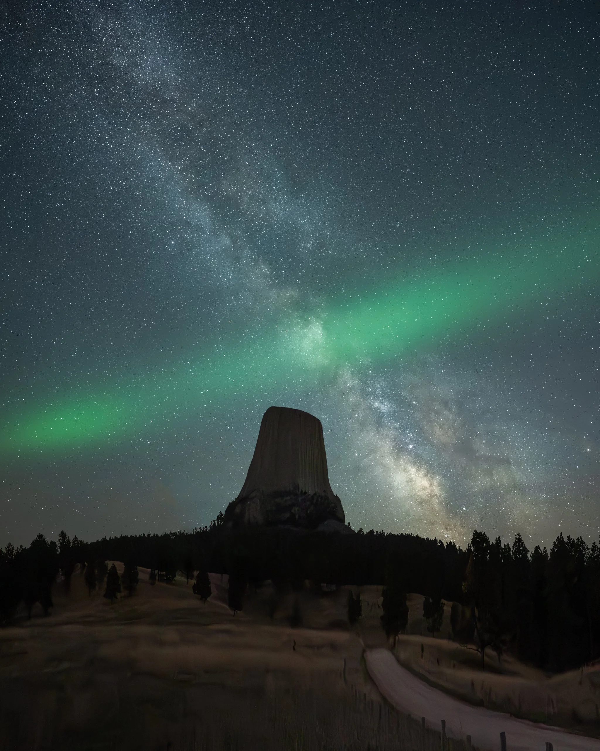 devils-tower-aurora-milky-way.web.jpg