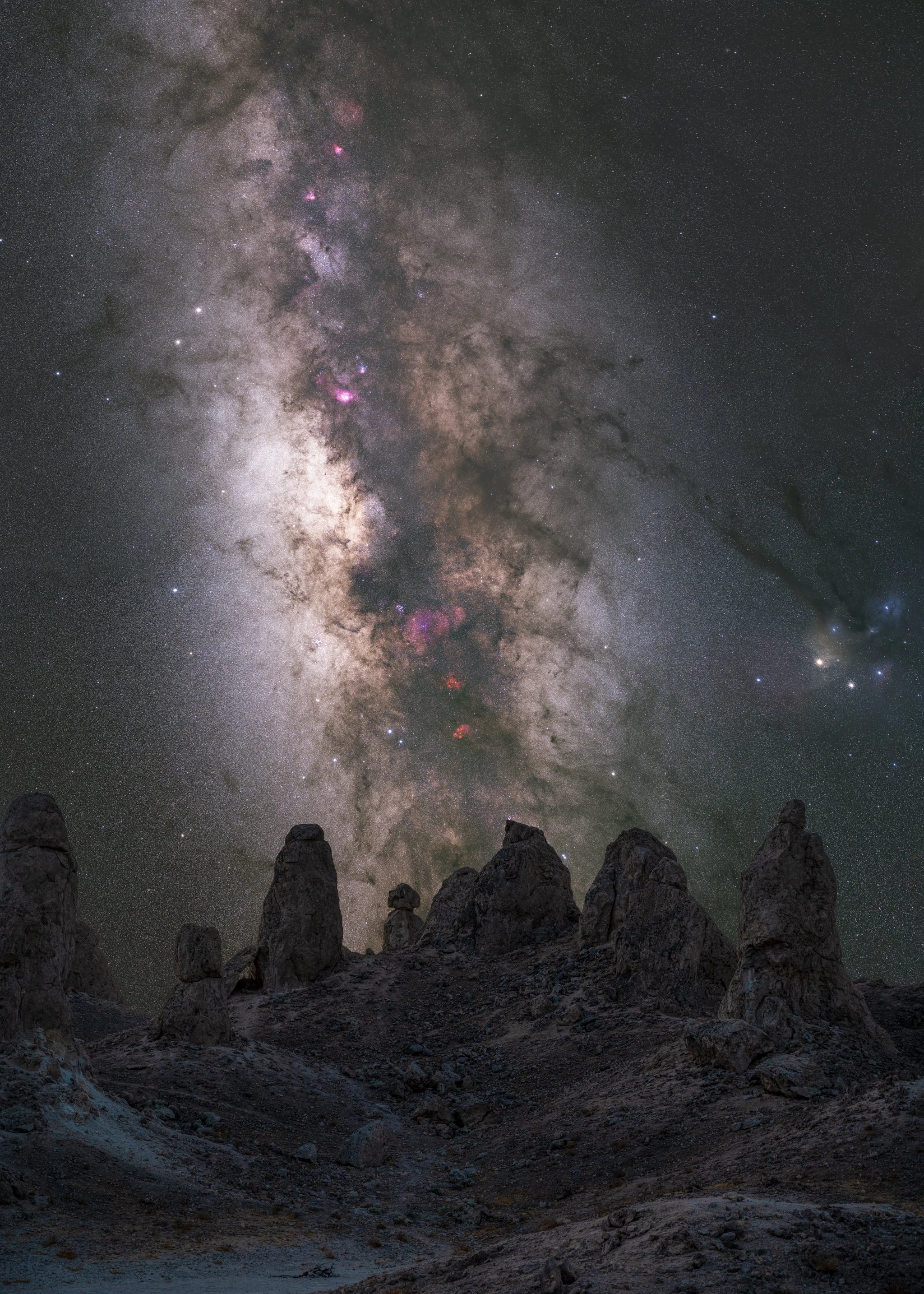 trona-pinnacles-milky-way3.jpg