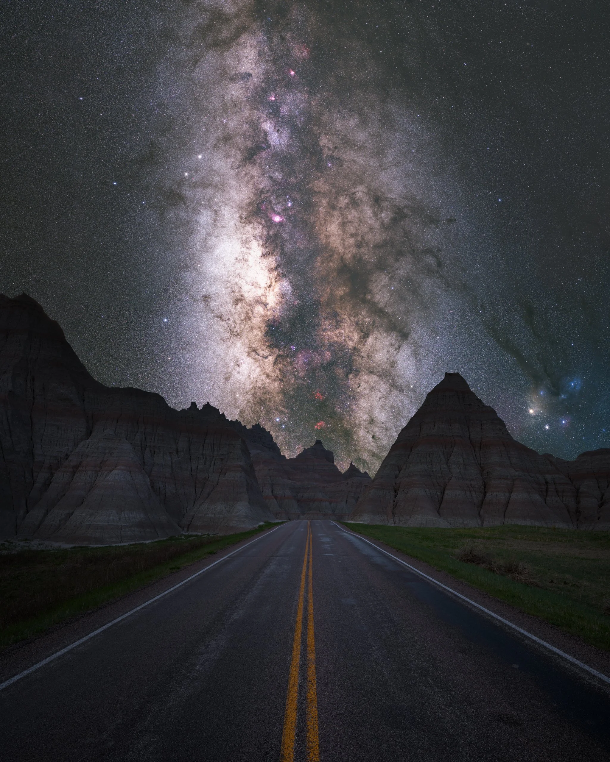 badlands-road-milky-way.web.jpg