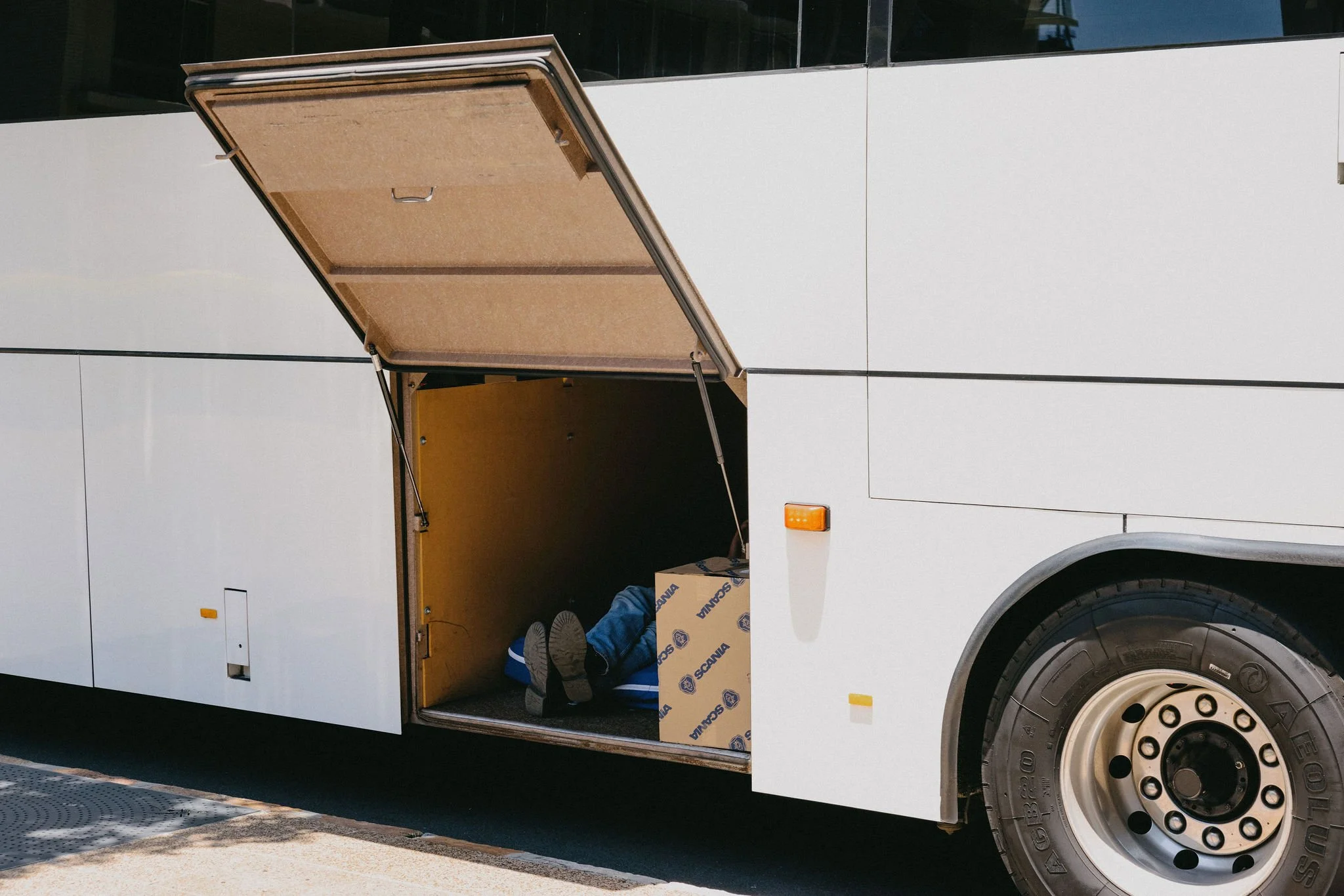 Street Photography | Bus Shoes | Brisbane, Australia