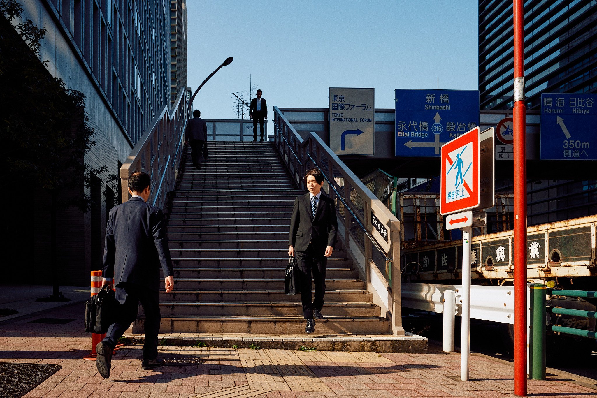 Street Photography | Pedestrian Bridge Commute | Tokyo, Japan