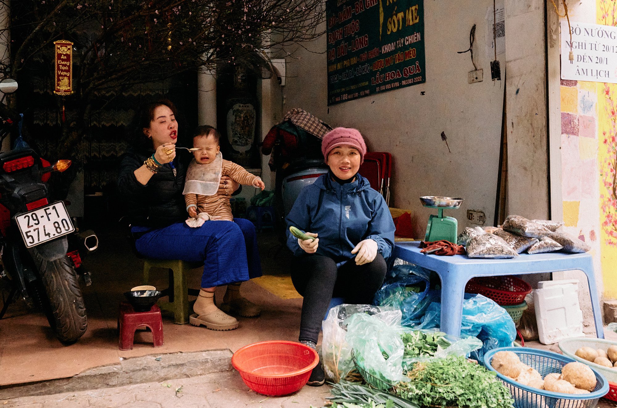 Chaotic Street Photography: Tết (Lunar New Year's Eve) in Hanoi, Vietnam