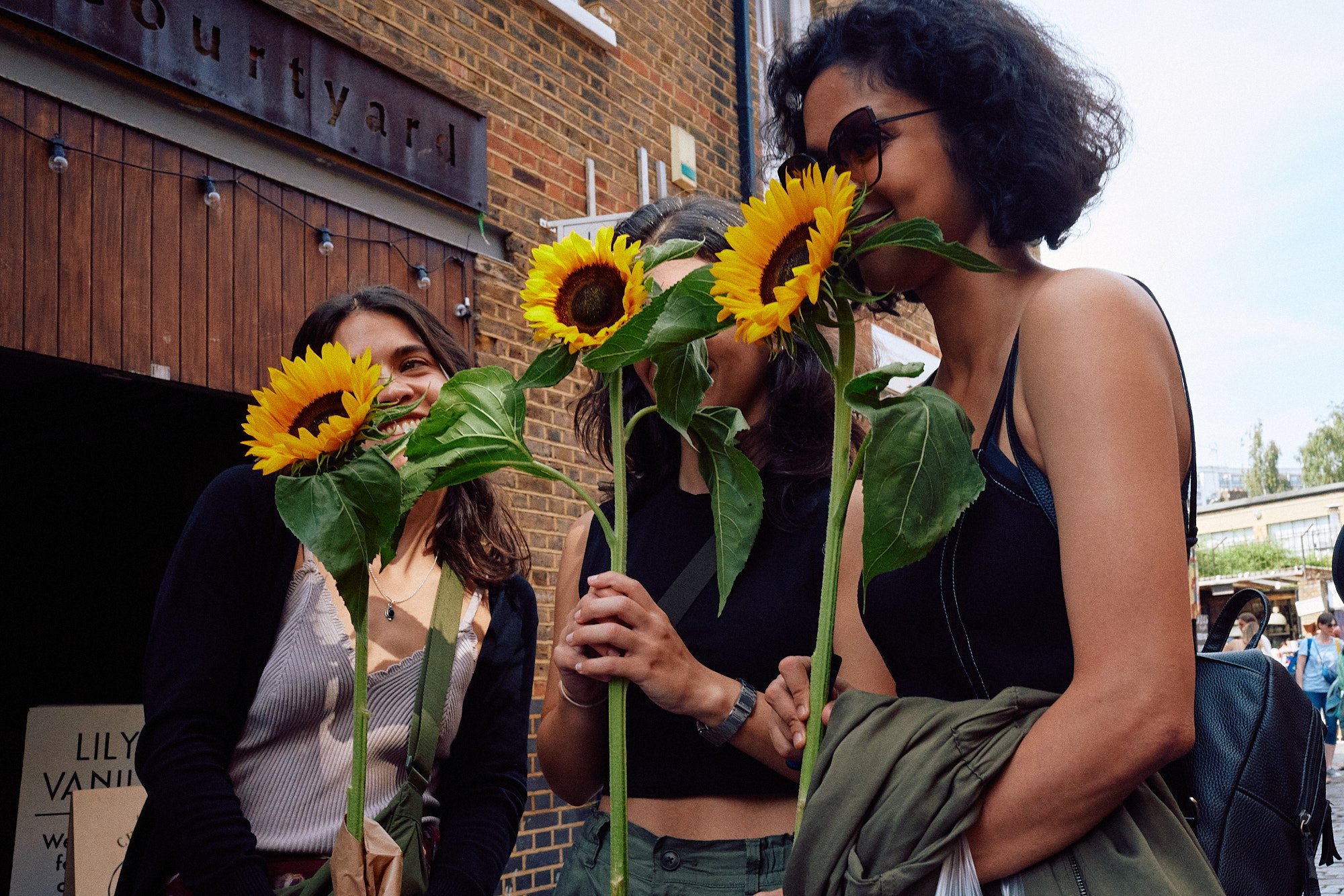 Steet Photography London | Columbia Road Sunflowers