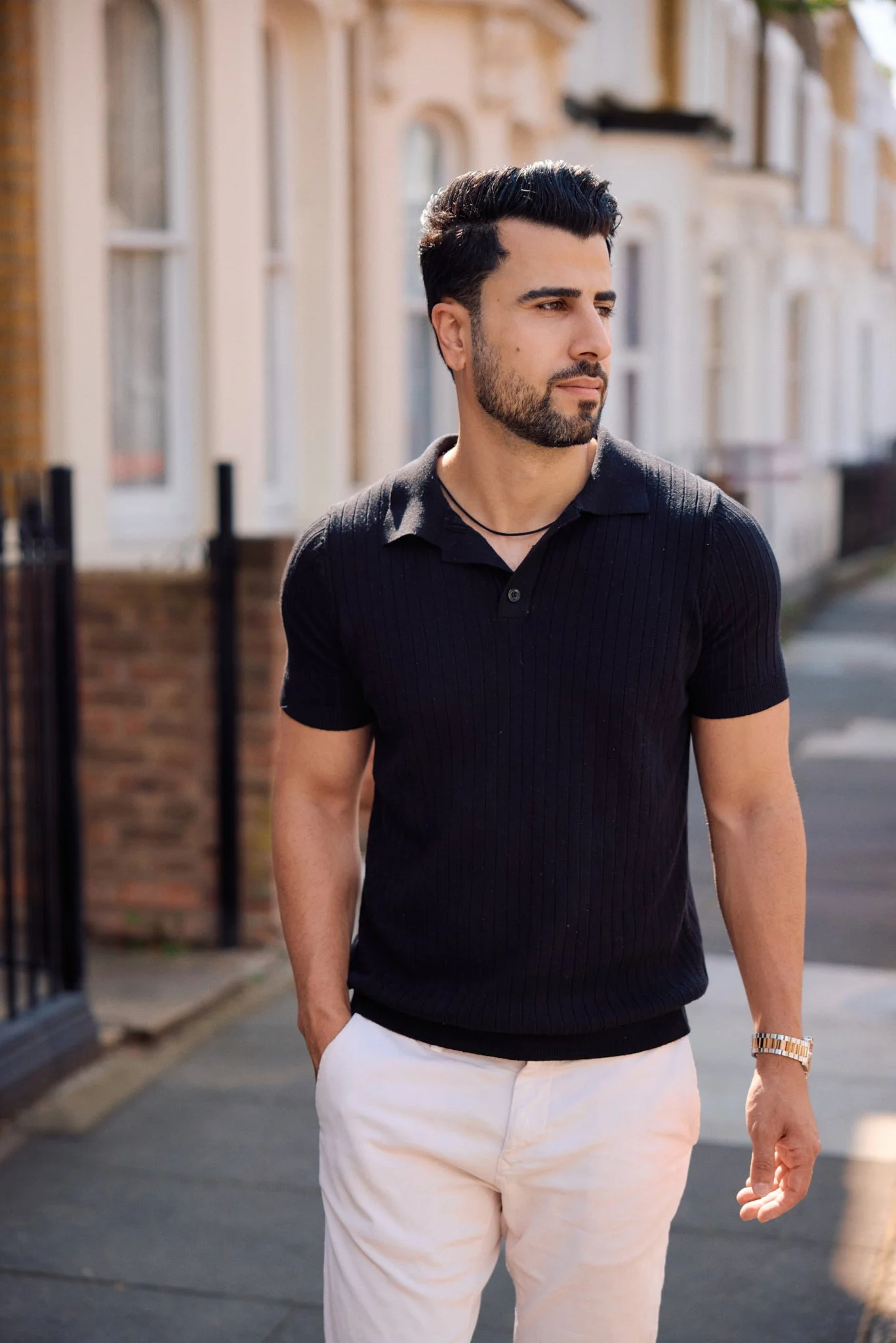 Dating Photographer London | Lifestyle Portraits for Dating Apps: Tinder, Bumble, and Hinge