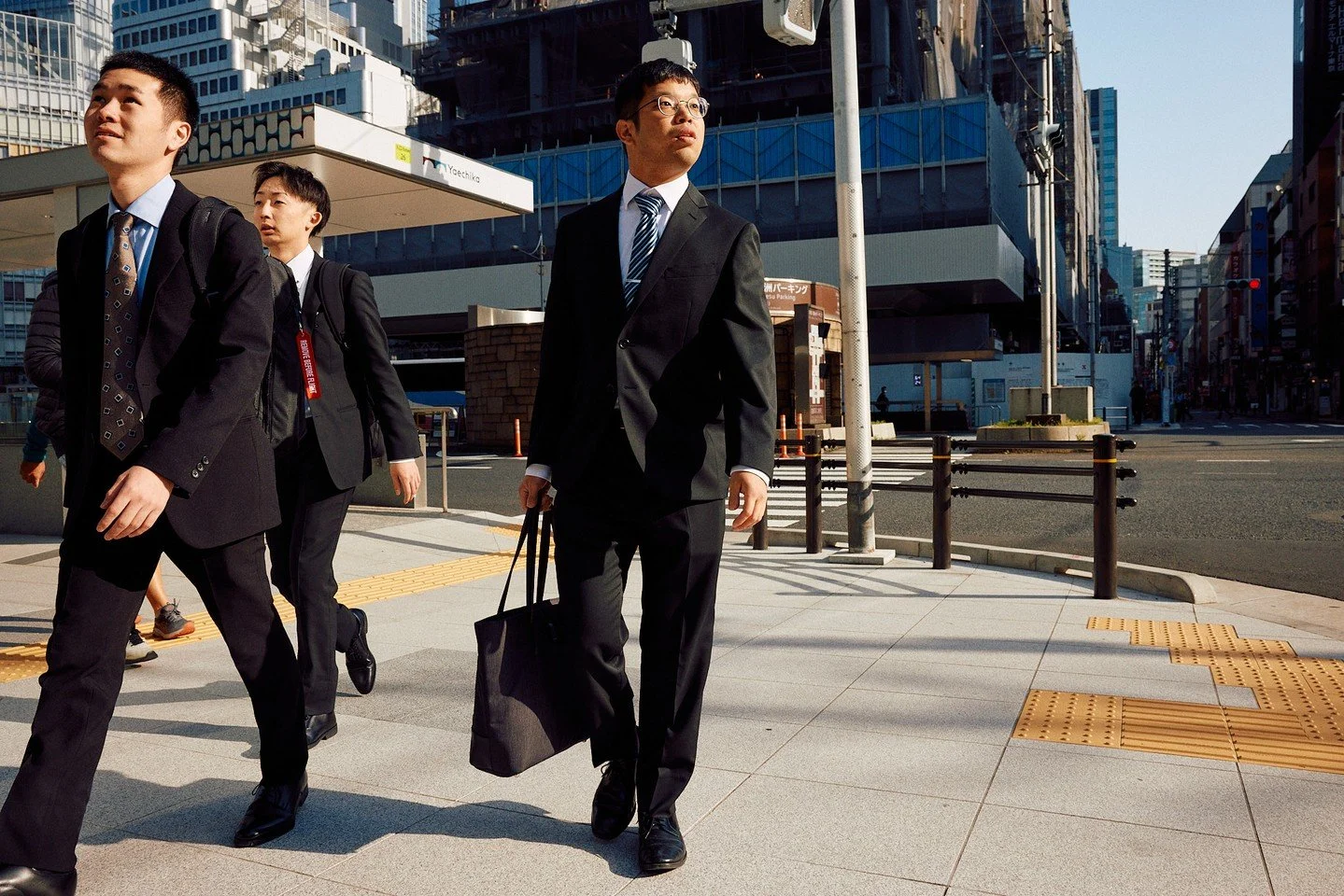 Salarymen in Tokyo and Osaka

#streetphotography 2024