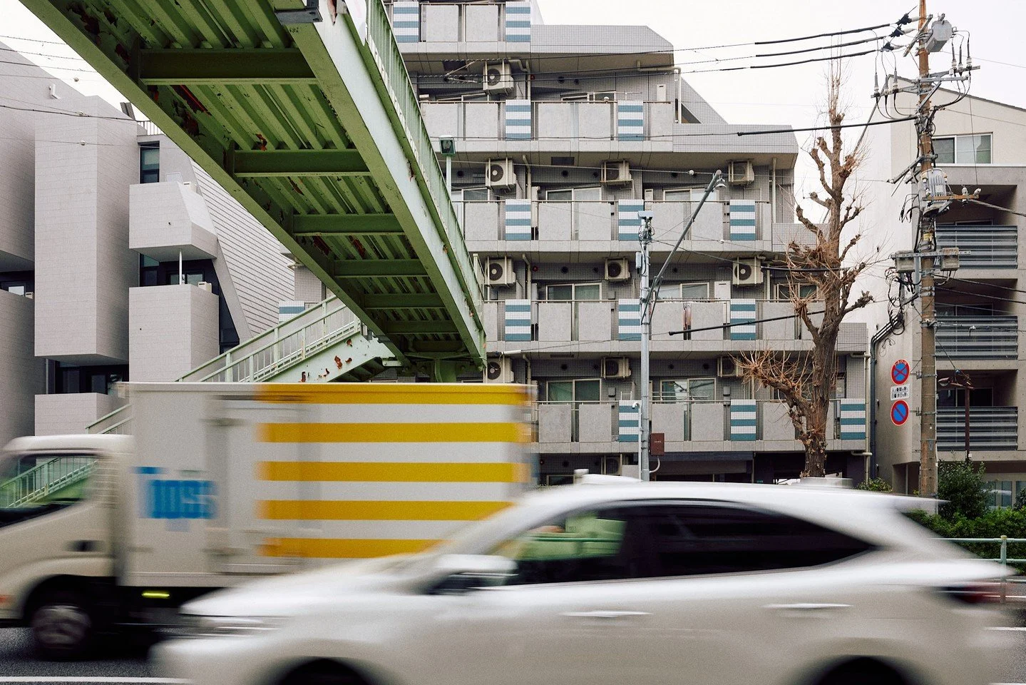 Geometric scenes in Asia

Tokyo, Osaka, Bangkok, Seoul, and Hiroshima

#streetphotography 2024