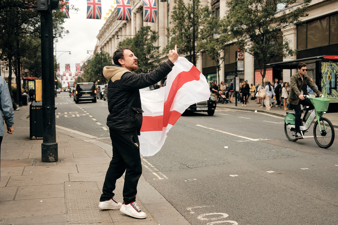 Street Photography | Flag and Finger | London, UK