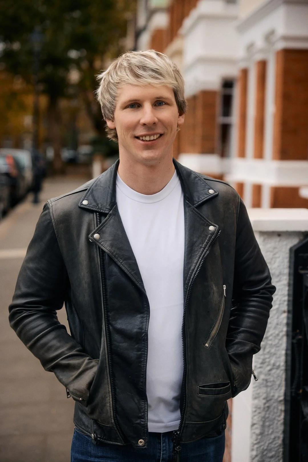 Dating Photographer London: Dating App Profile Photos for Tinder, Bumble &amp; Hinge
