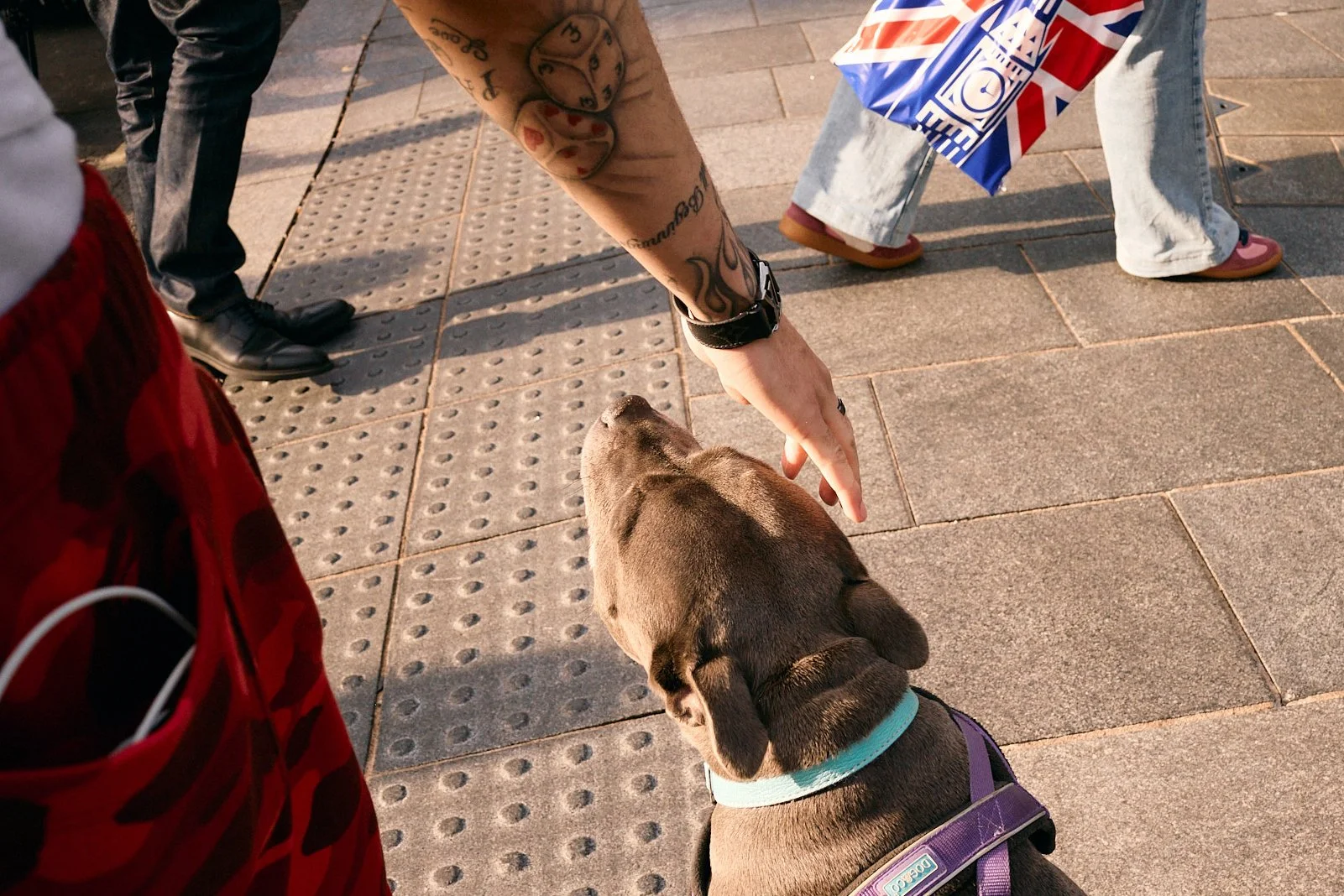 Steet Photography London | Close-up Pats