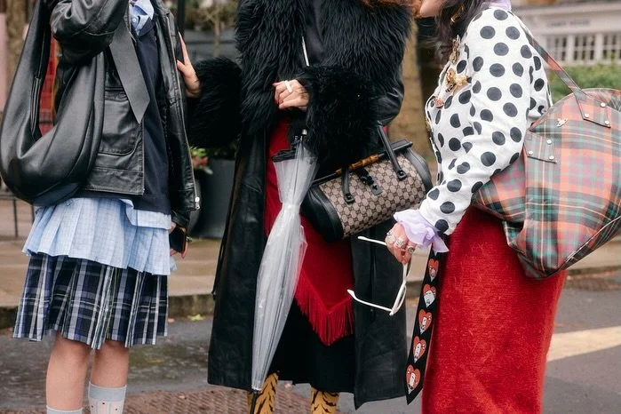 Seven times I turned my camera horizontal at London Fashion Week

#streetstyle #streetfashion #streetphotography #londonfashionweek lfw @londonfashionweek