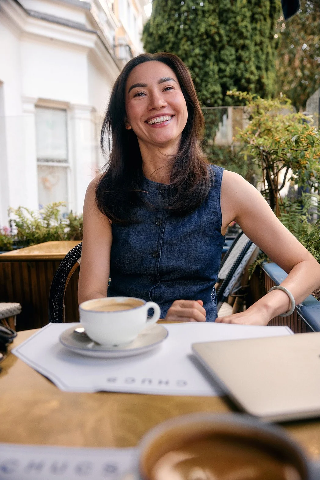 Personal Branding Photographer London | Candid Café Meeting