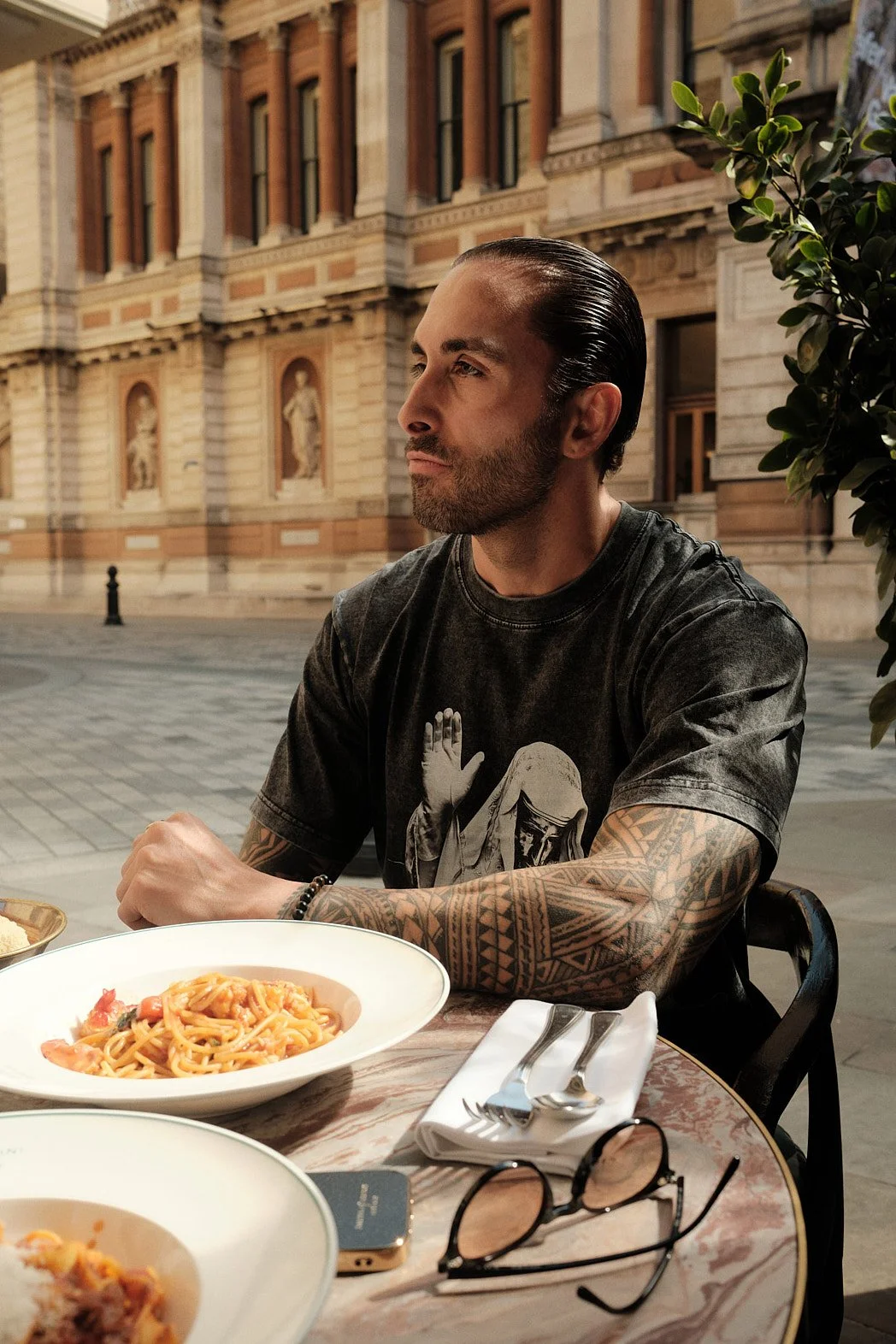 Dating Photographer London | Upscale Outdoor Lunch