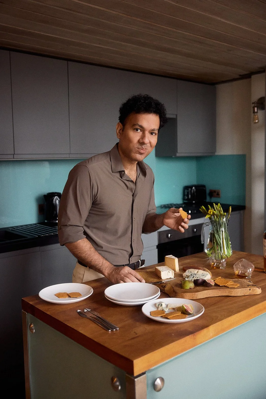 Dating Photographer London | Hosting at Home