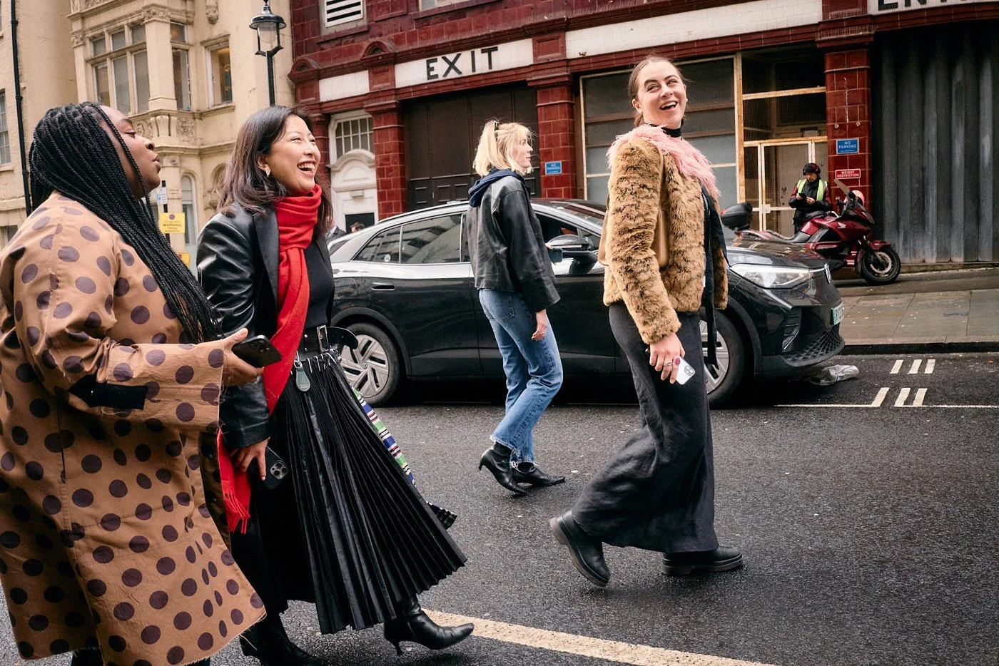 Street Photography London | Fashion Week Laugh and Stride