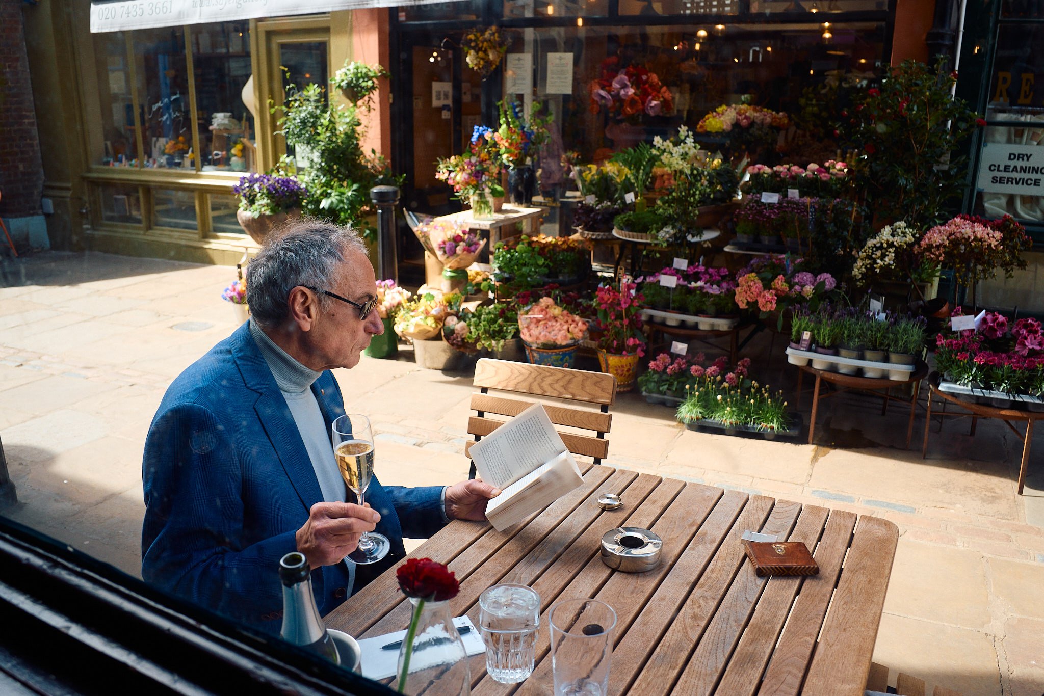 Street Photography London | Champagne and Flowers