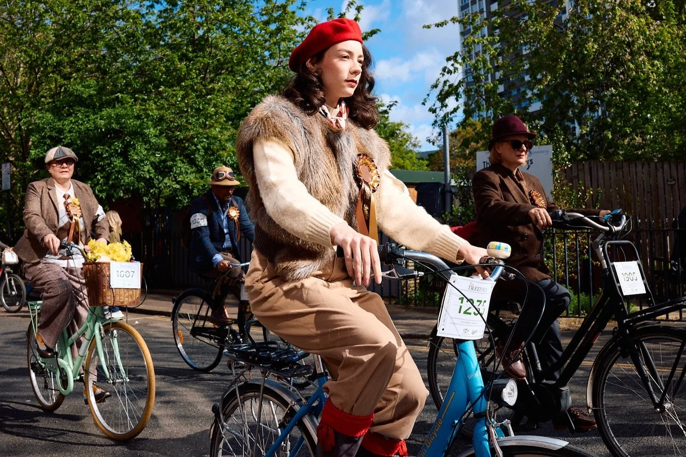 The Tweed Run

London, 2026

#streetphotography #londonstreetphotography #streetphotographyuk #tweedrun @tweedrun