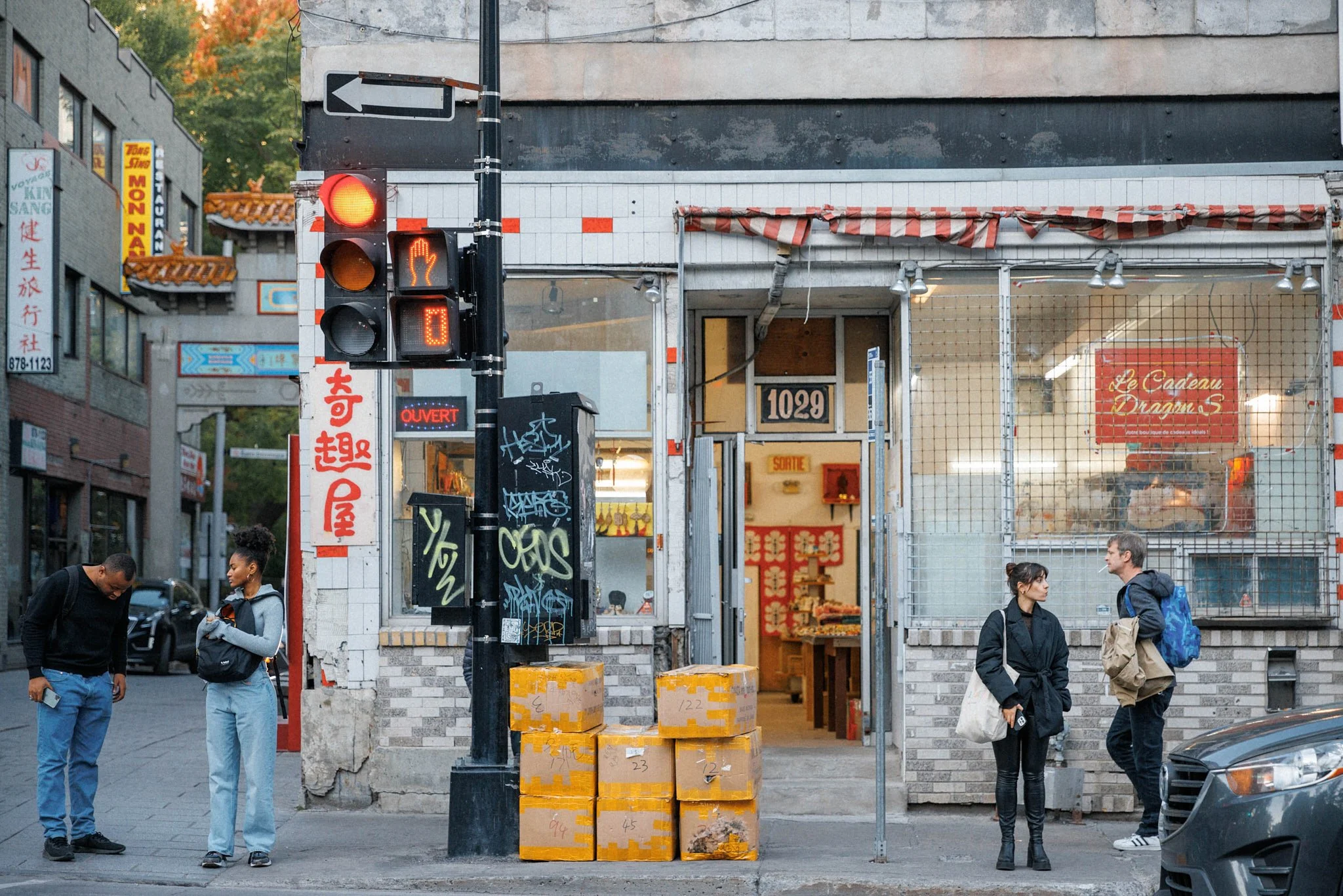 Street Photography: Travel | Montréal Chinatown | Montréal, Québec