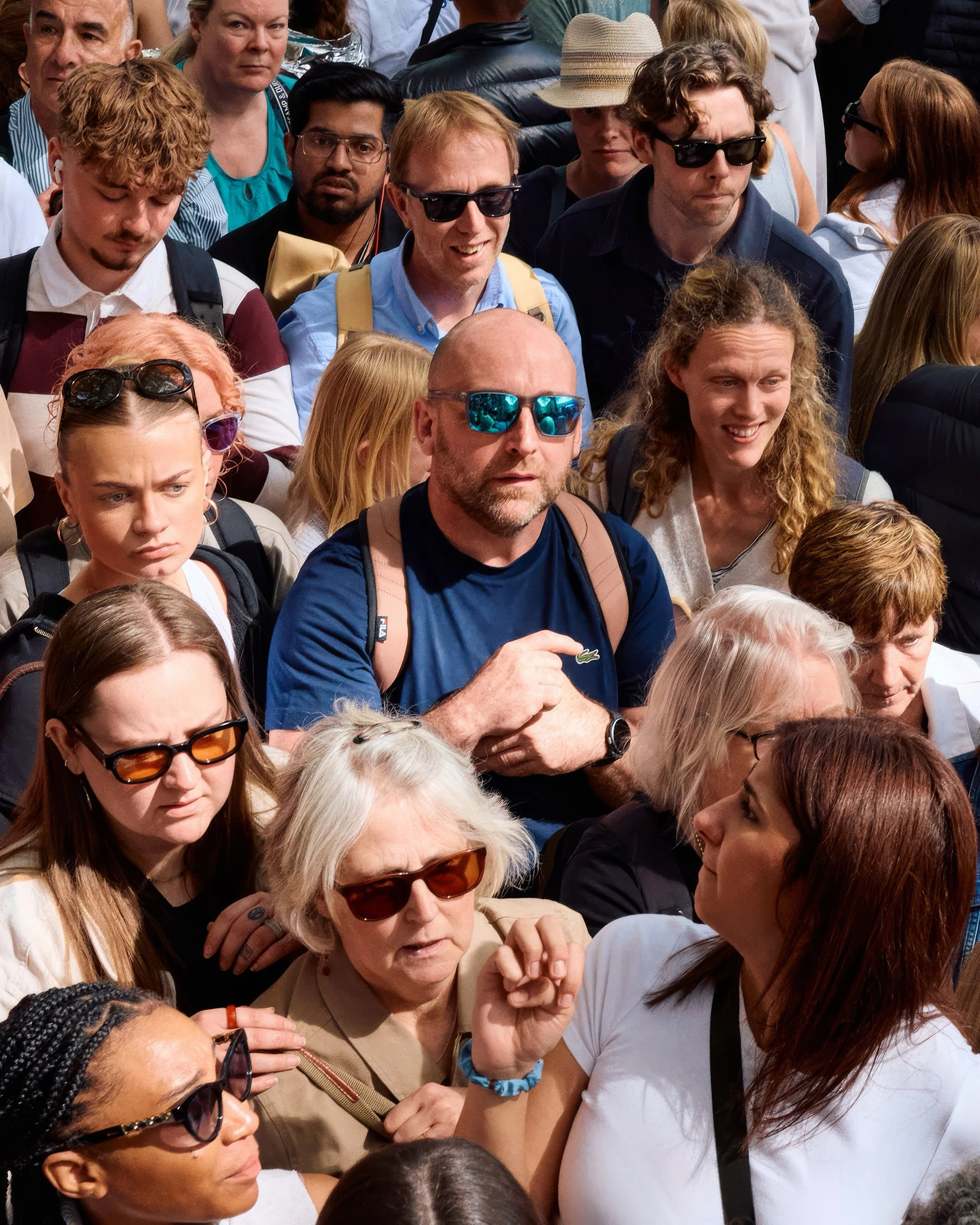 One face in a busy place

London, 2026

#streetphotography #londonstreetphotography #streetphotographyuk #shotoncanon