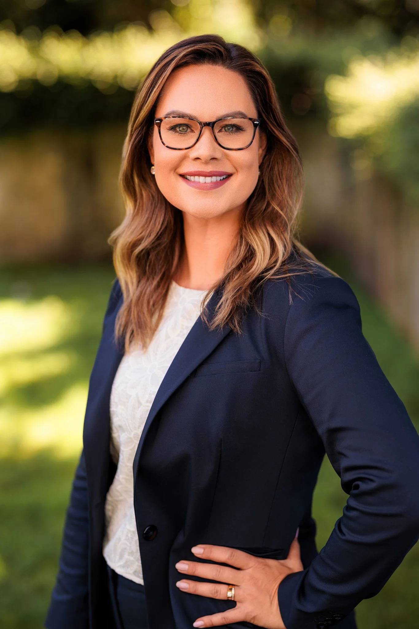 How to Dress and Prepare for Professional Headshot Photography: Guide ...
