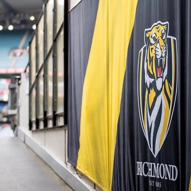 Not long now🙏🙌 7 days to go before the restart of the 2020 AFL season🥂😊📸 .
.
.
.
.
 #notlongnow #footy #countdown #return #familyouting #mcg #melbourneshuffle #tigers#familiesareforever #familyvacation #familyportraits #tigertime #familytimeisth