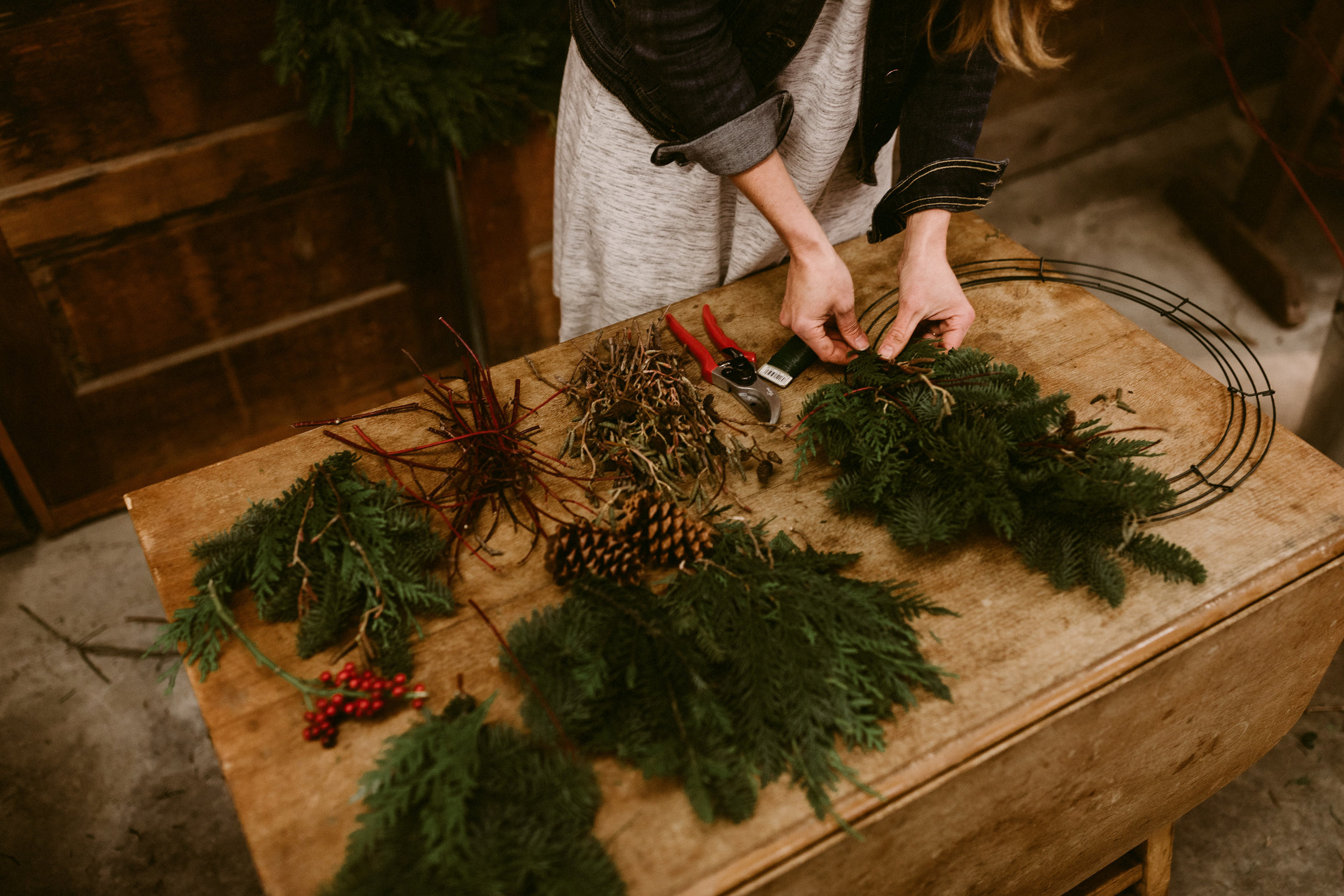 Your Comprehensive Guide to Hosting a Wreath-Making Workshop