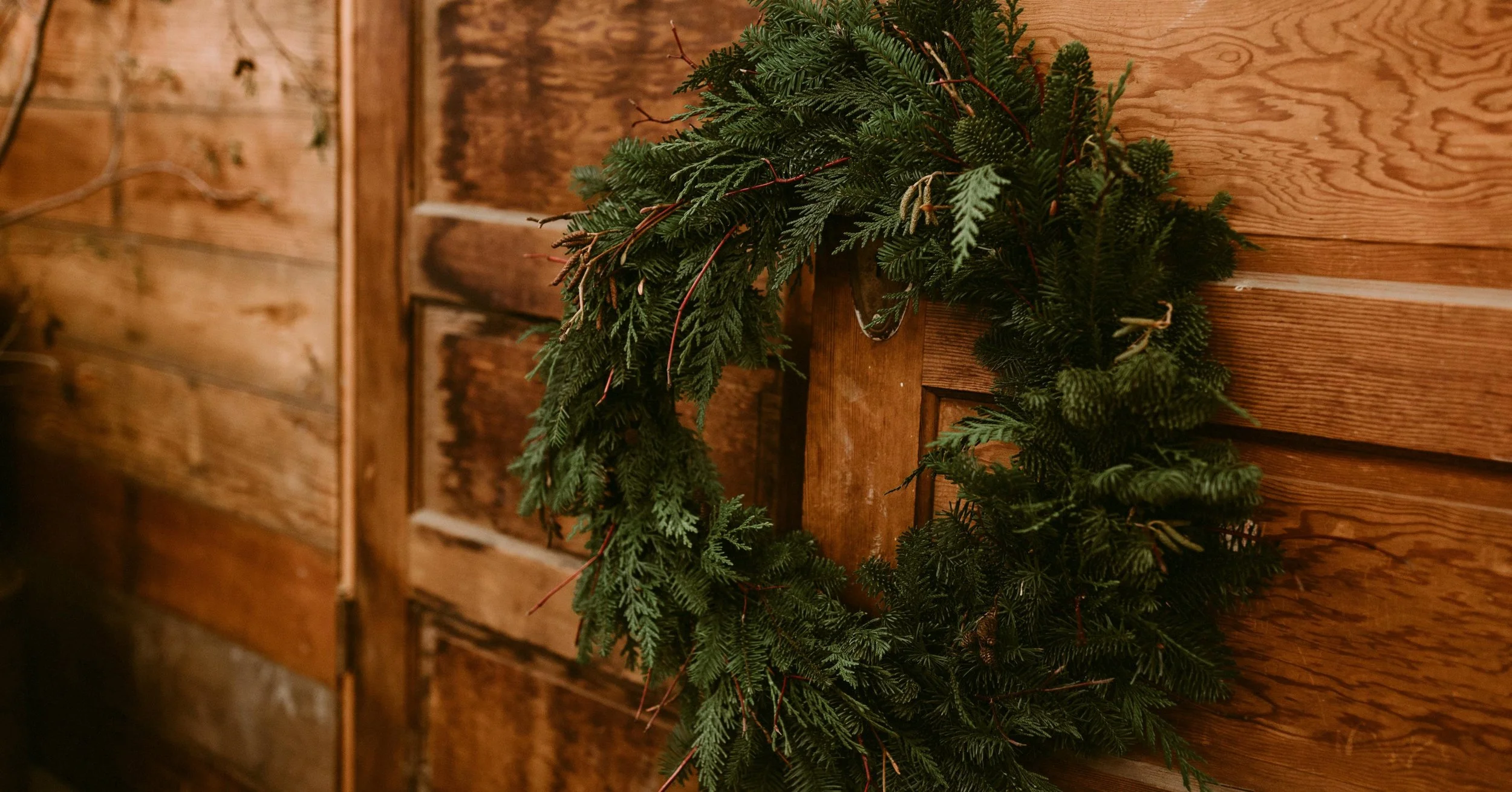 Your Comprehensive Guide to Hosting a Wreath-Making Workshop
