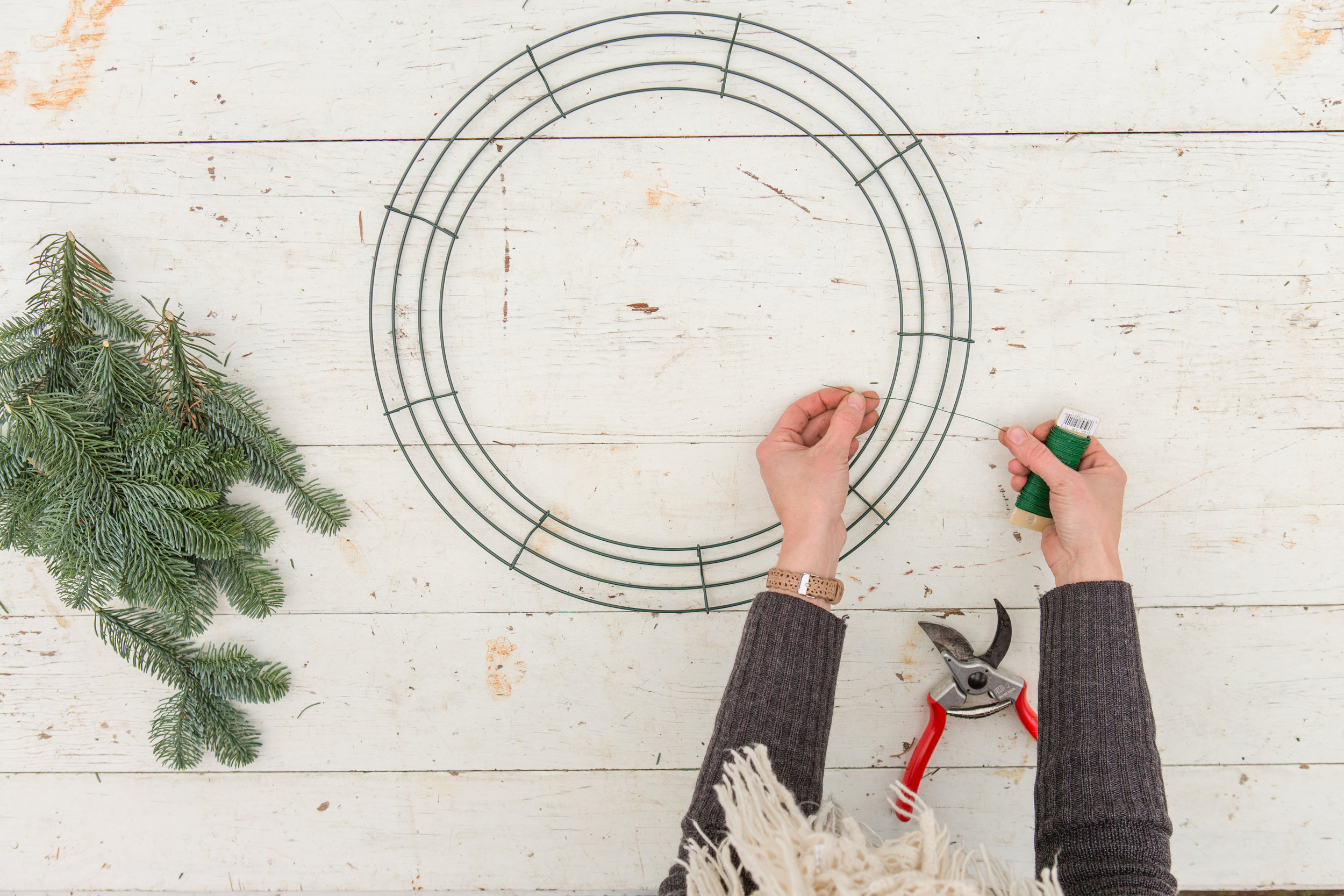 How to Make a Wire Wreath Frame